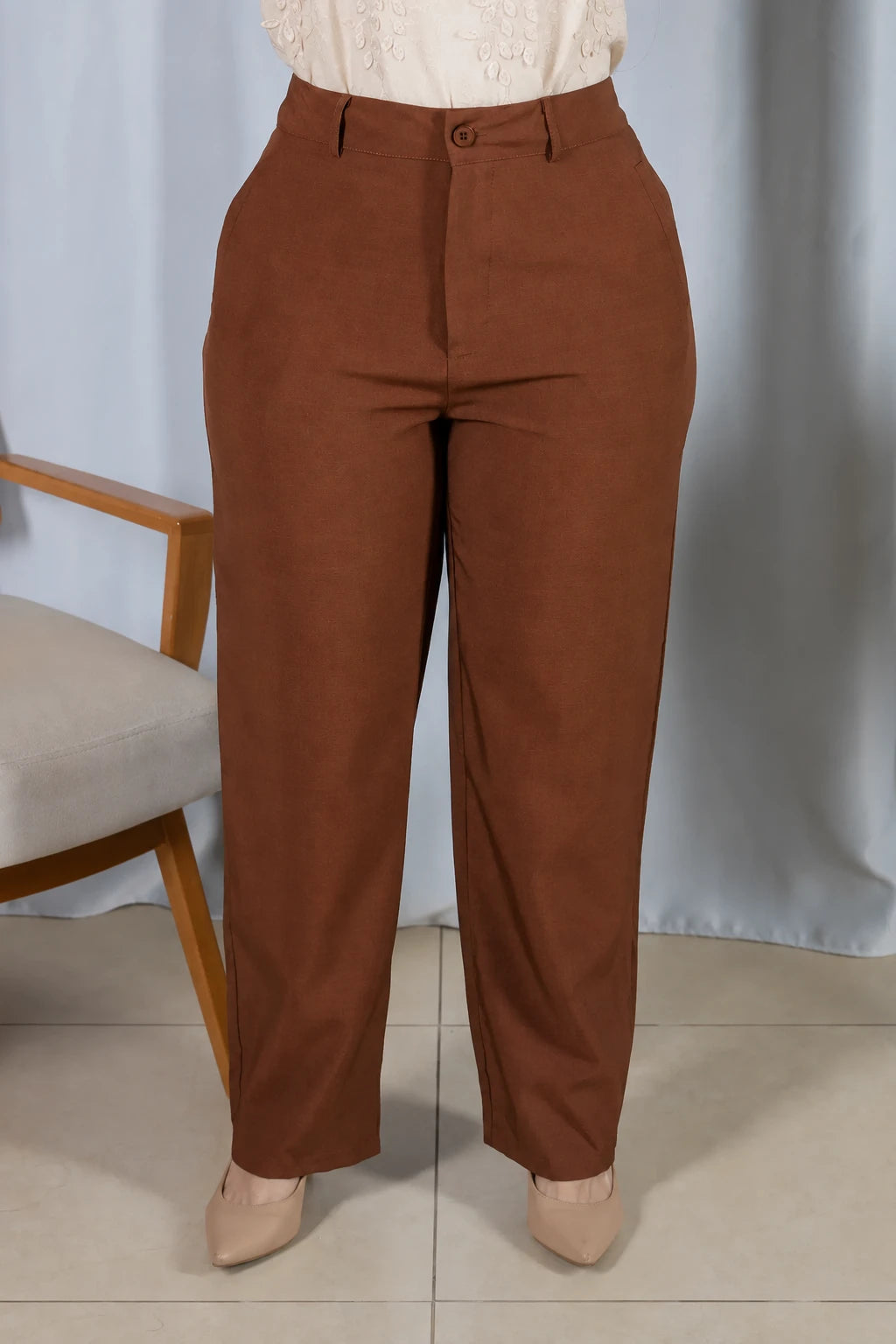 Calça Alfaiataria Corte Reto Cleo Marrom