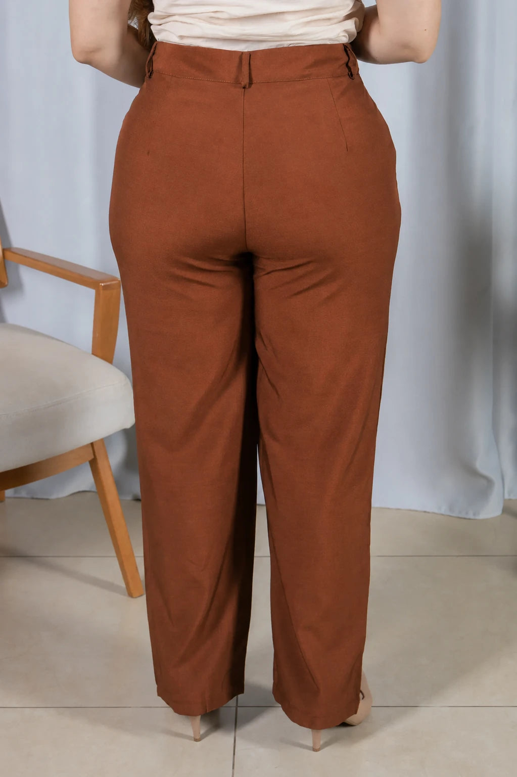 Calça Alfaiataria Corte Reto Cleo Marrom