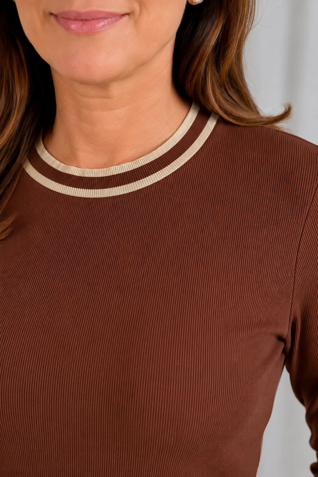 Blusa Manga Longa Confortável Daniela Marrom
