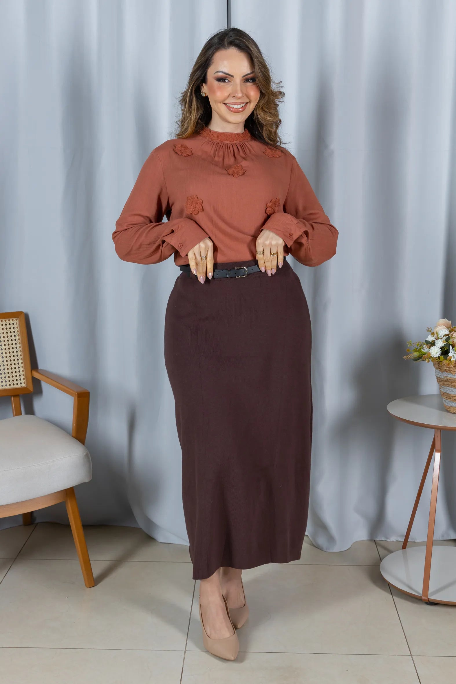 Blusa Manga Longa Visco-Linho com Bordado Floral Sonia Terracota