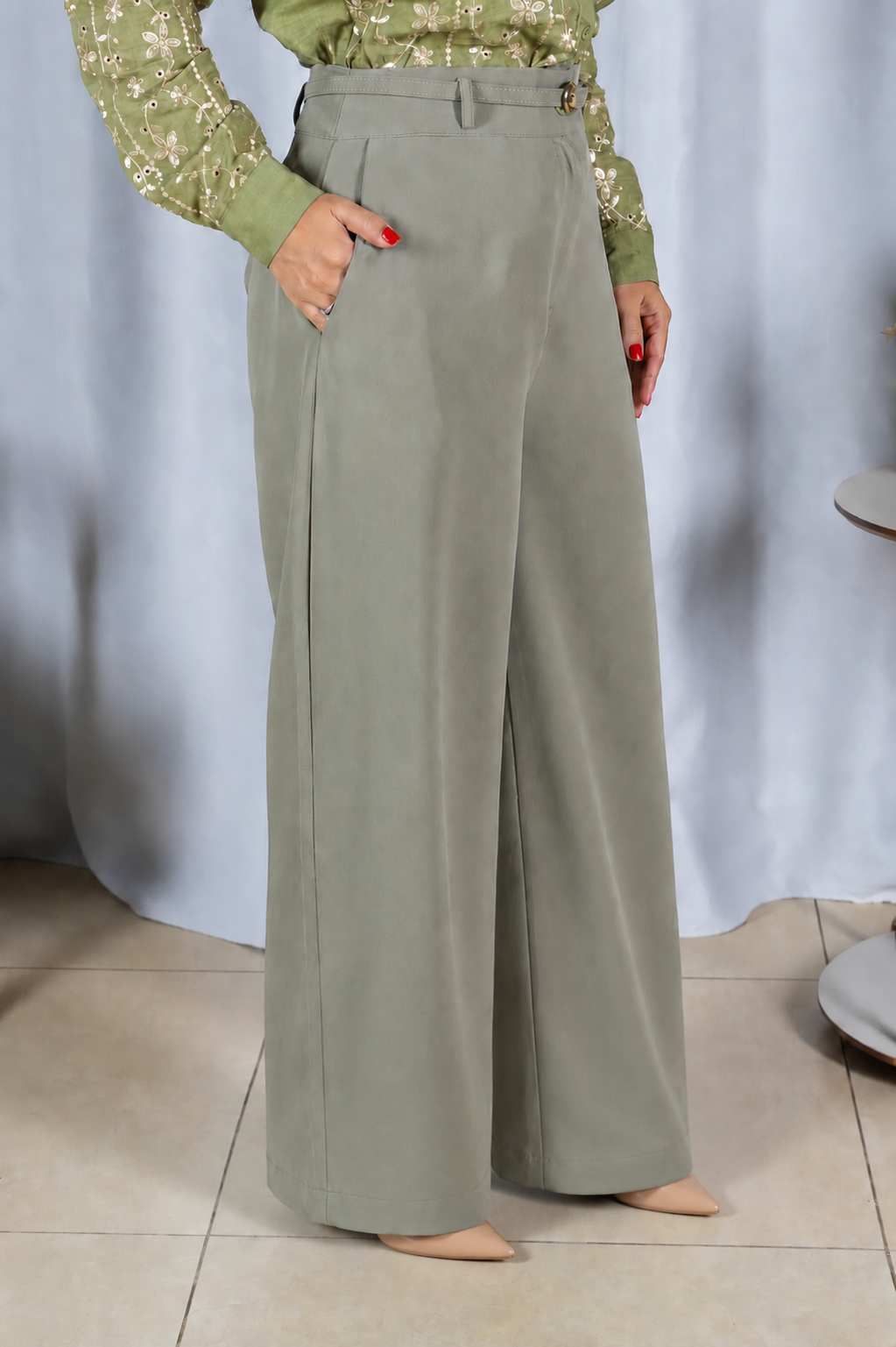 Calça Pantalona que Alonga a Silhueta Luiza Verde