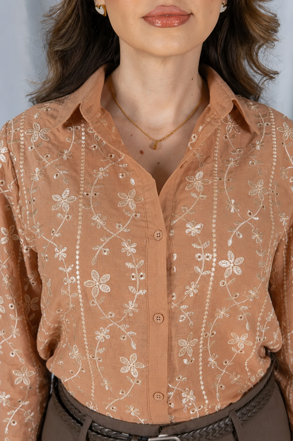 Camisa Laise Atemporal Maitê Bege