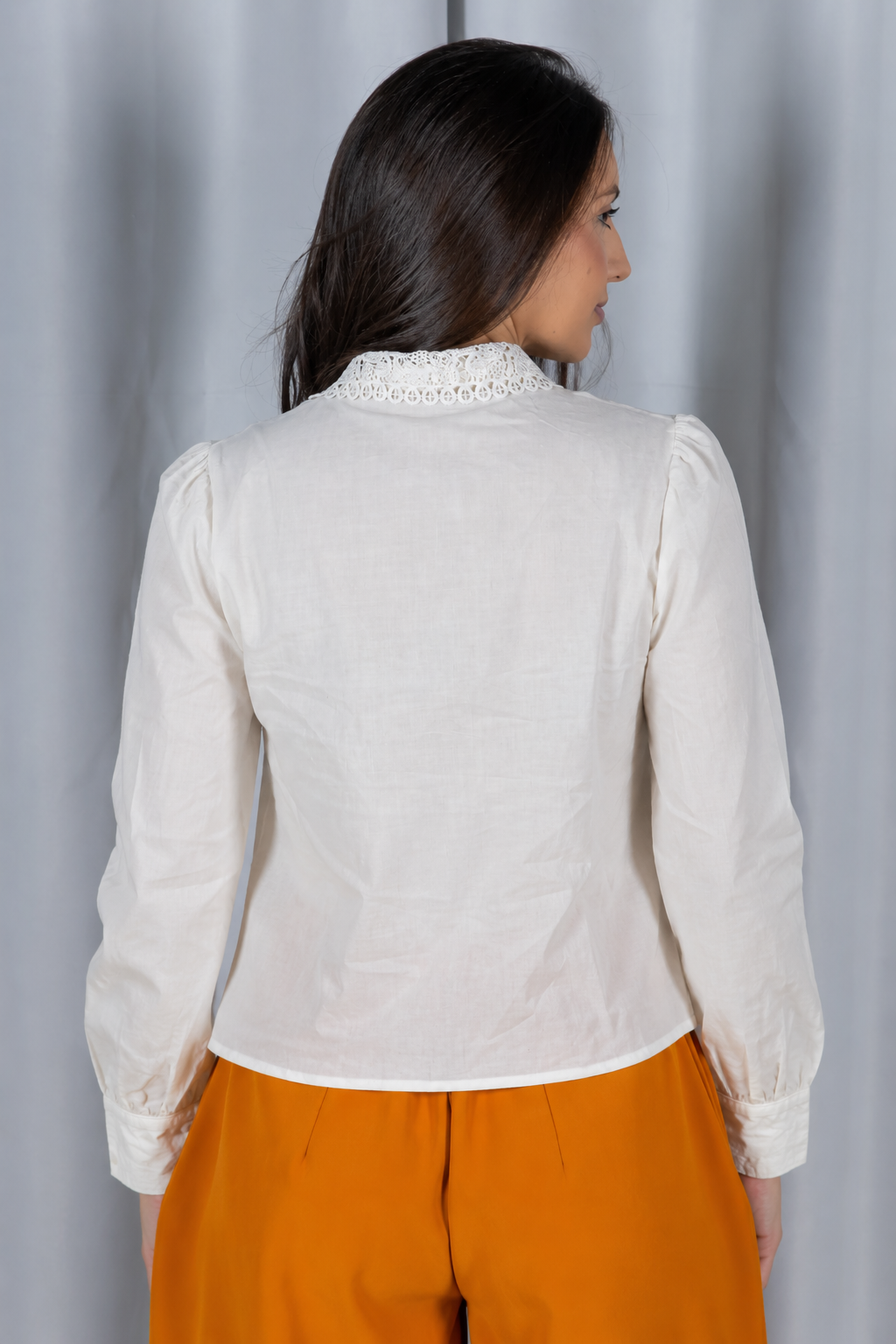 Camisa em Laise com Detalhes em Renda Marina Branca