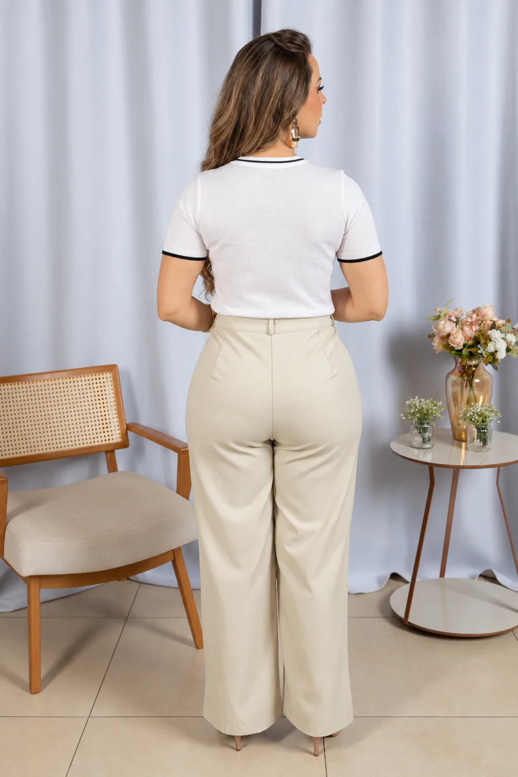 Blusa Confortável com Acabamento Contrastantes Janaína Branca - costas
