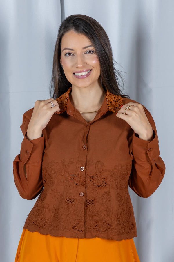 Camisa em Laise com Detalhes em Renda Marina Marrom