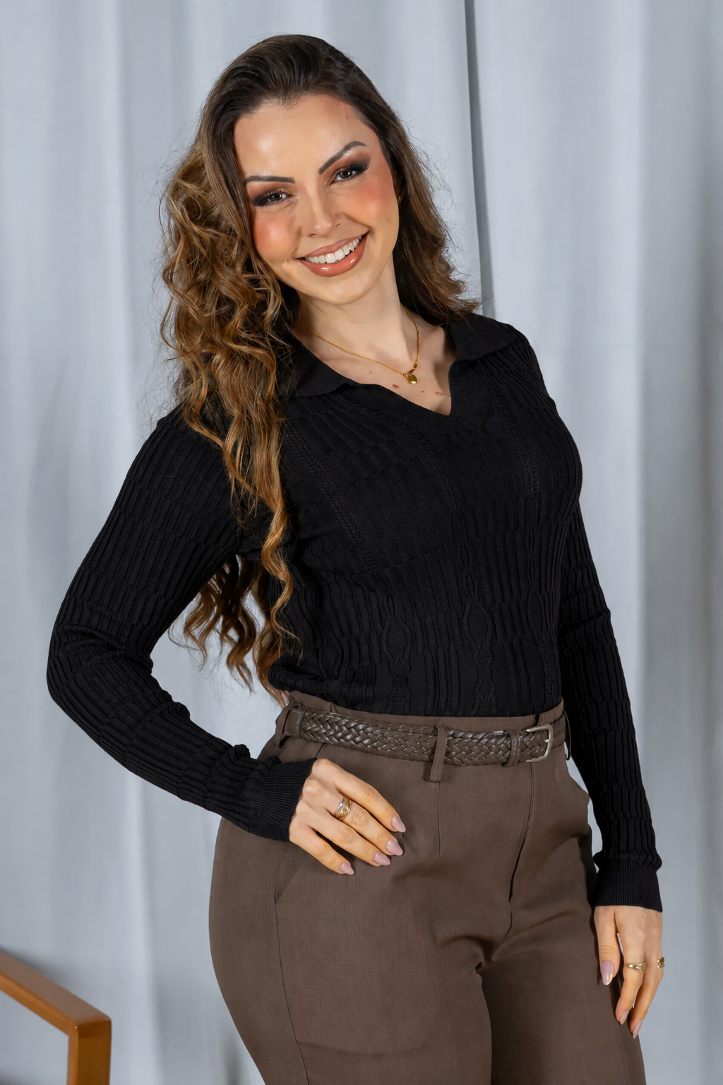 Tricot Modal Leve Decote V Stella Preto