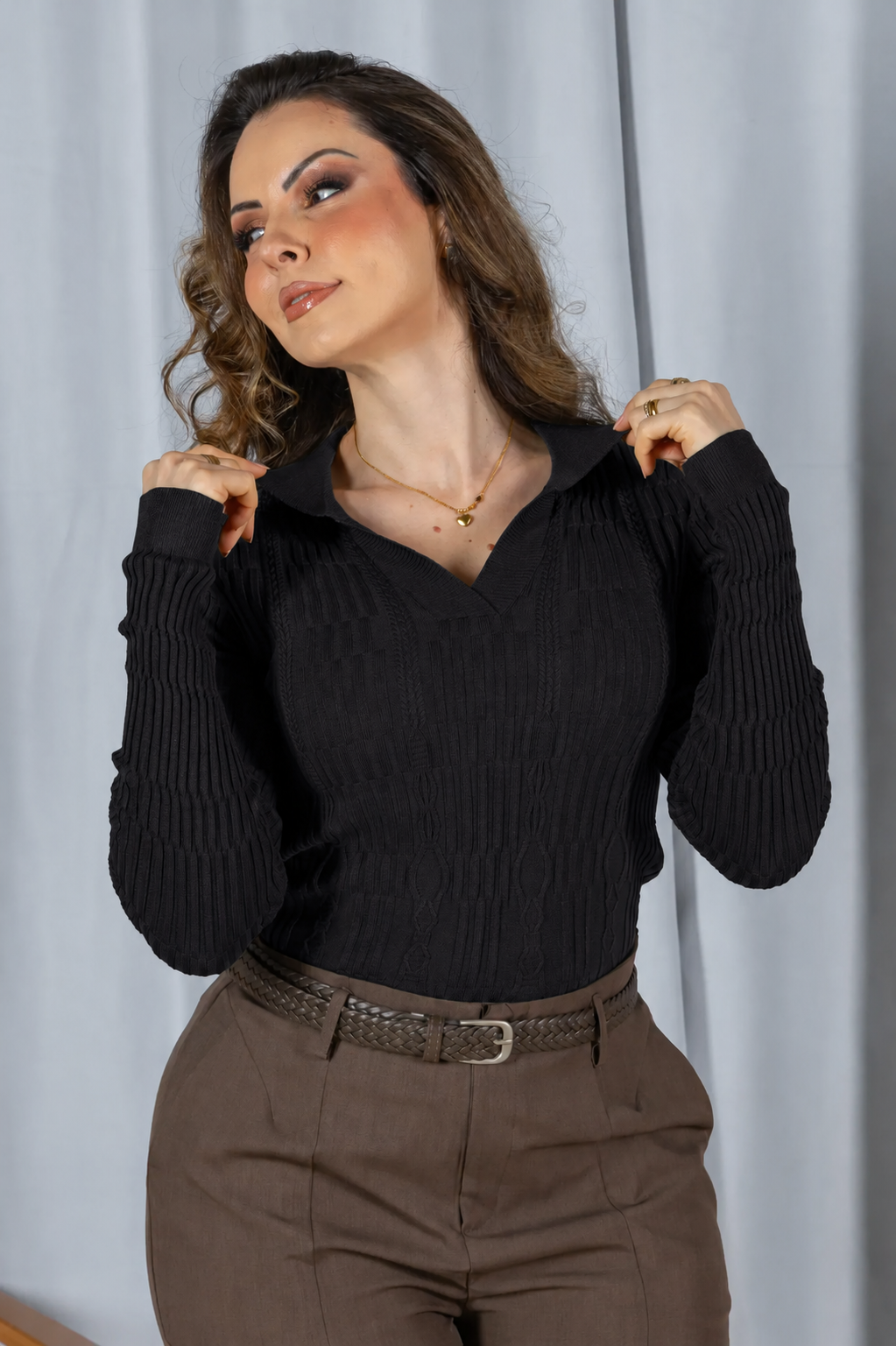 Tricot Modal Leve Decote V Stella Preto