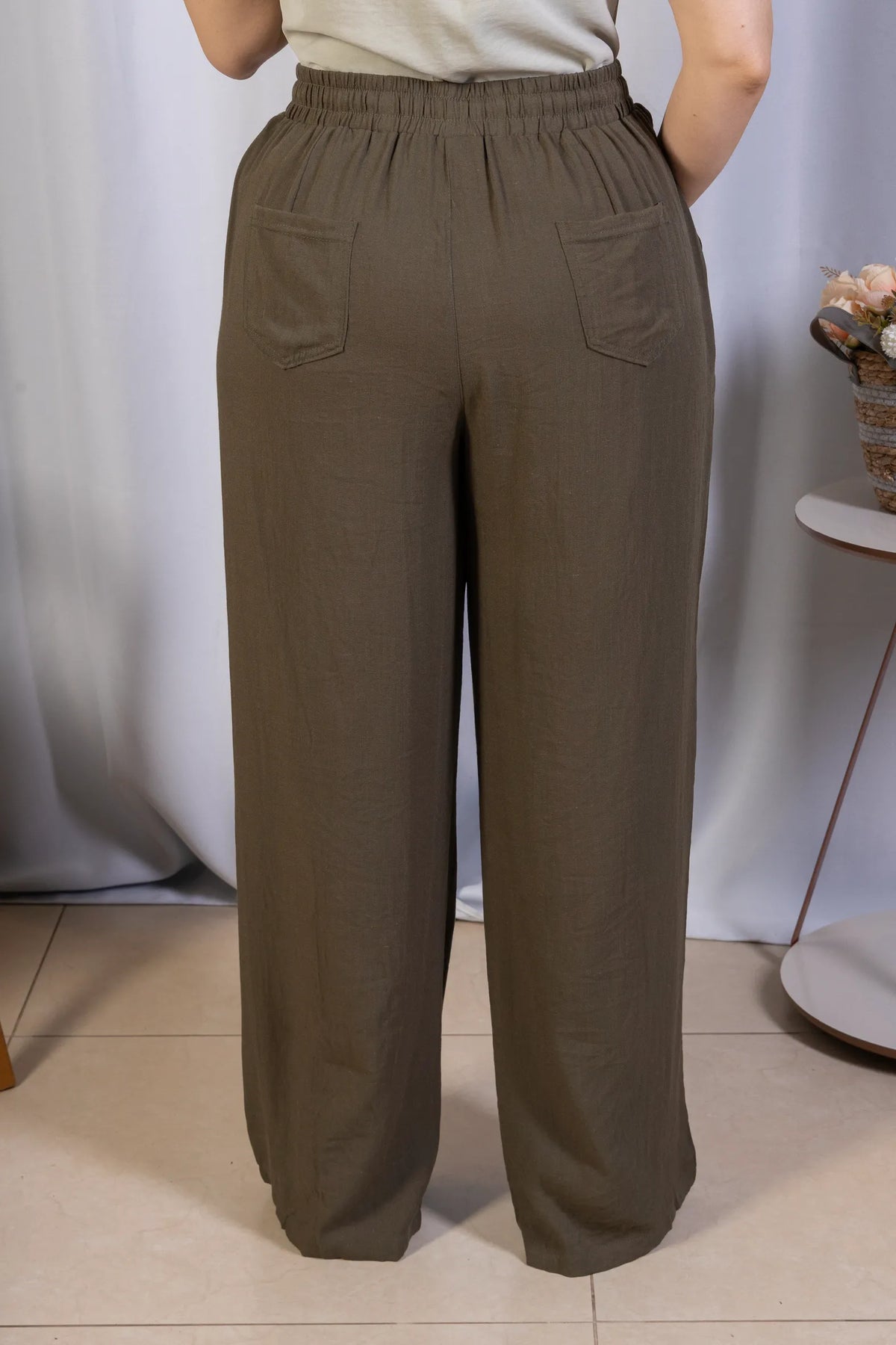 Calça Pantalona em Algodão Rústico com Aplique na Amarração Josefina Verde