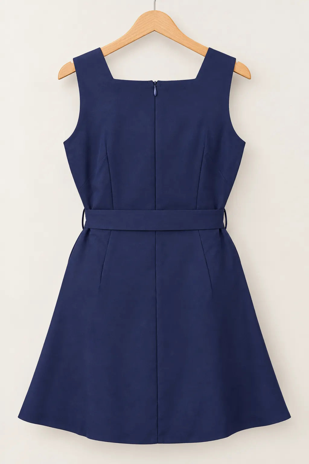 Vestido em Alfaiataria Decote Quadrado Malu Azul Marinho
