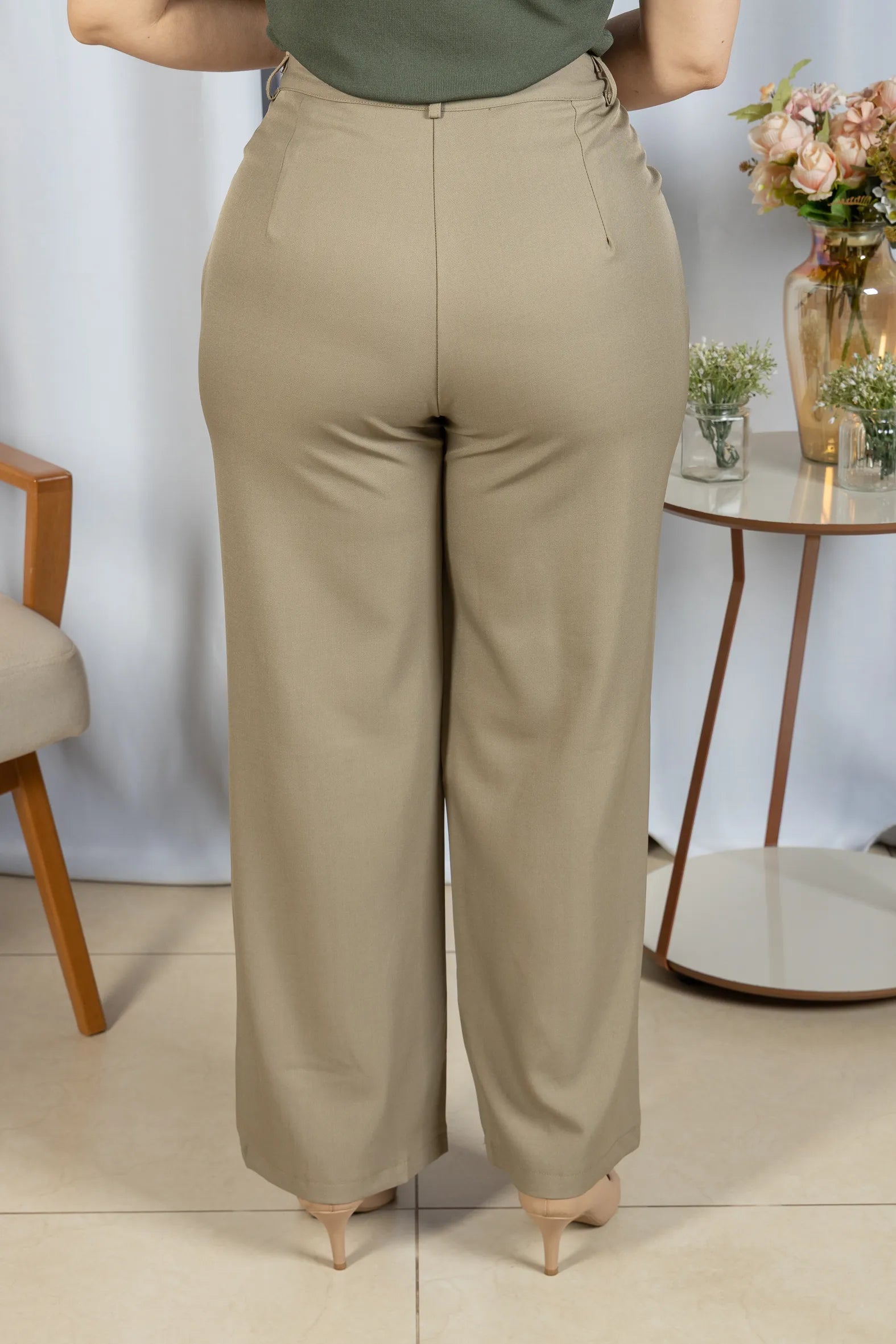 Calça Alfaiataria Corte Reto Friso Joyce Bege - adicional 4