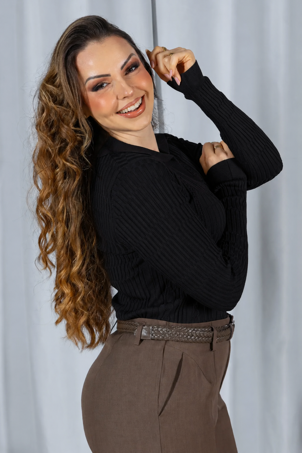 Tricot Modal Leve Decote V Stella Preto