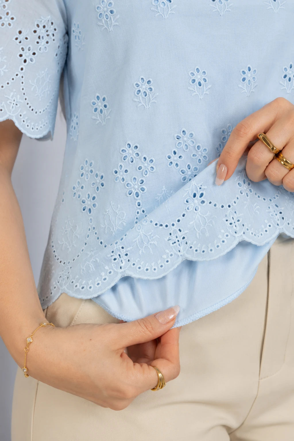 Blusa em Laise Leve e Delicada Clarissa Azul - costas