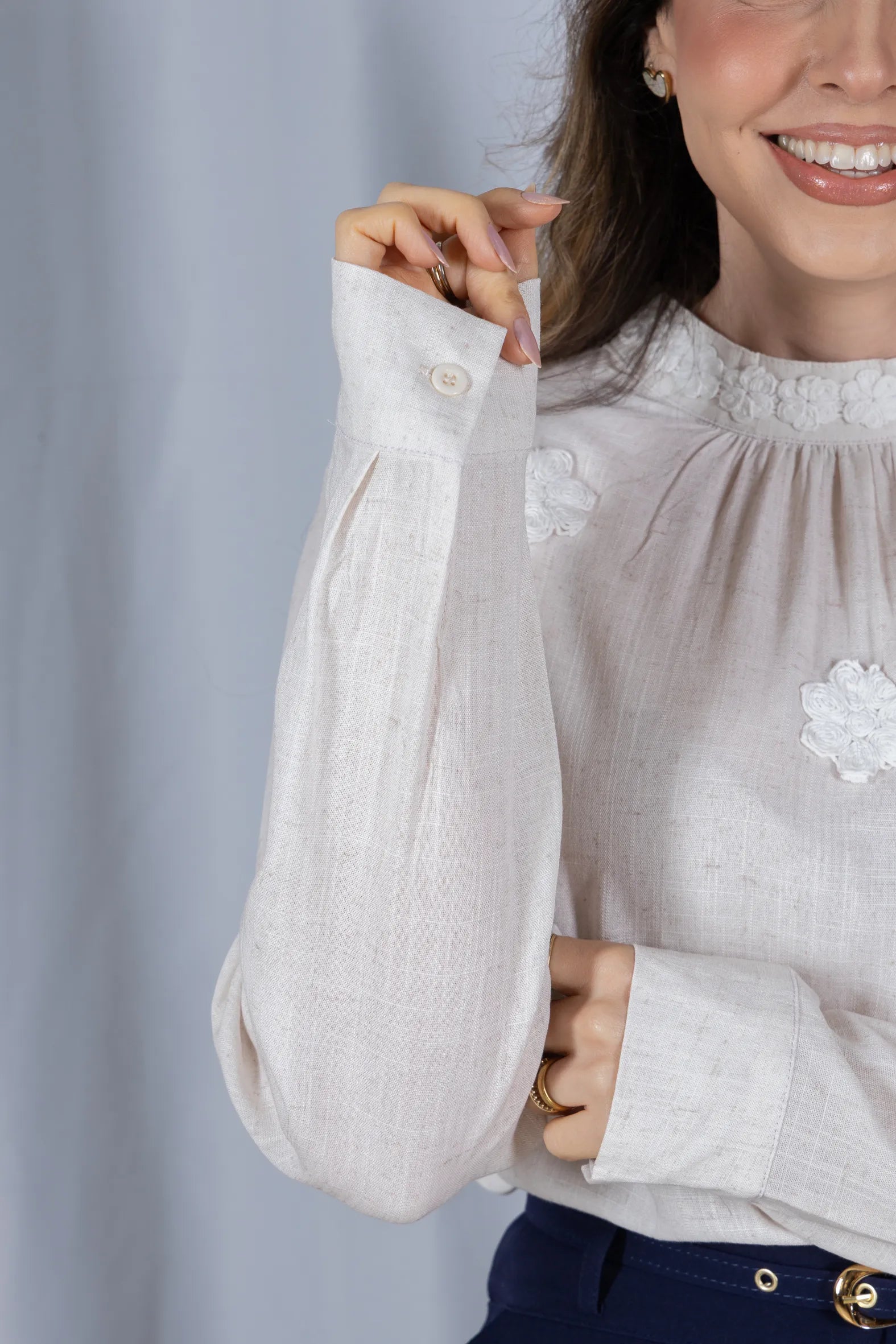 Blusa Manga Longa Visco-Linho com Bordado Floral Sonia Off White