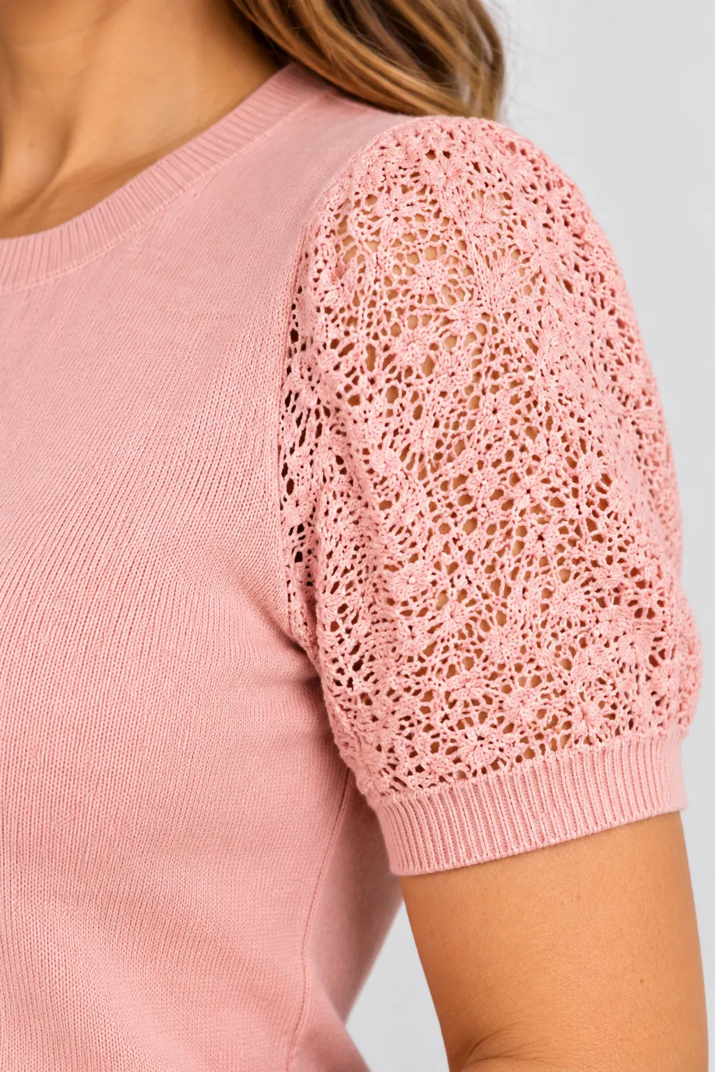 Blusa Manga Curta Modal Renda Efeito Crochê Jordana Rosa