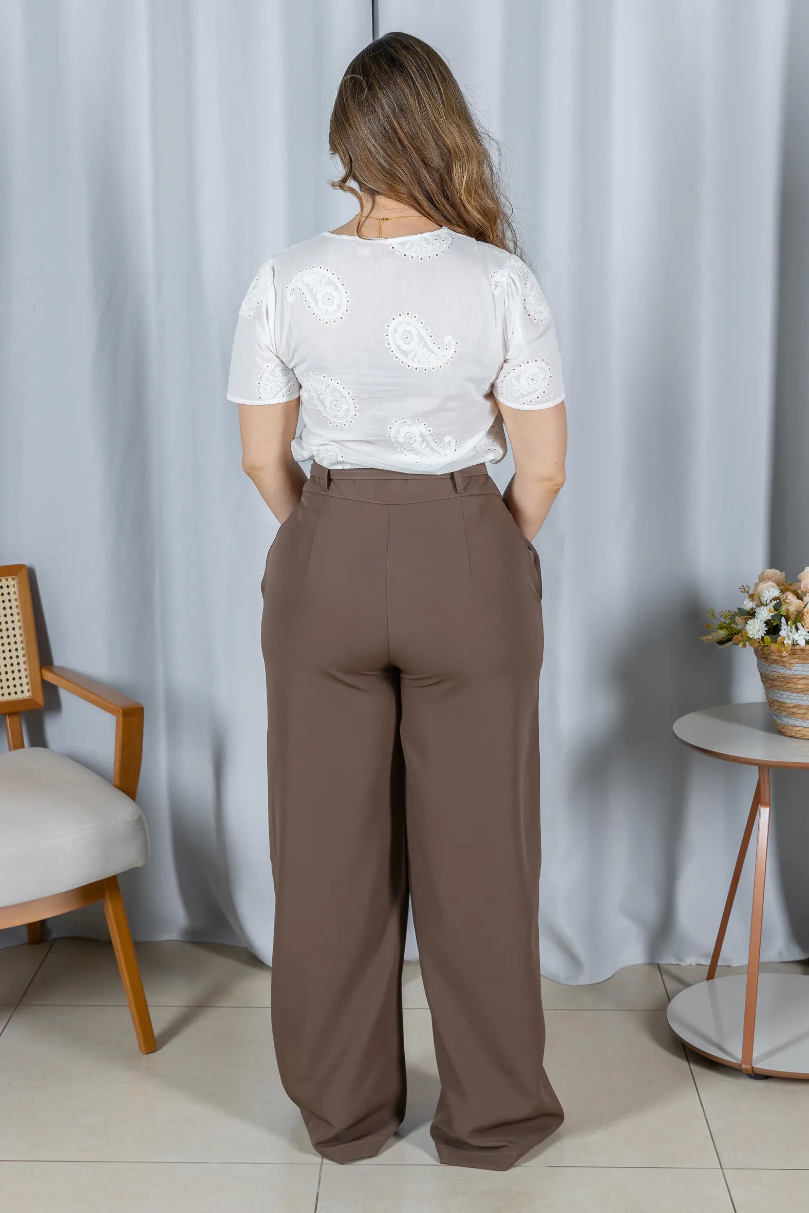 Blusa Laise com Decote V Emanuelle Branca - variação adicional 2
