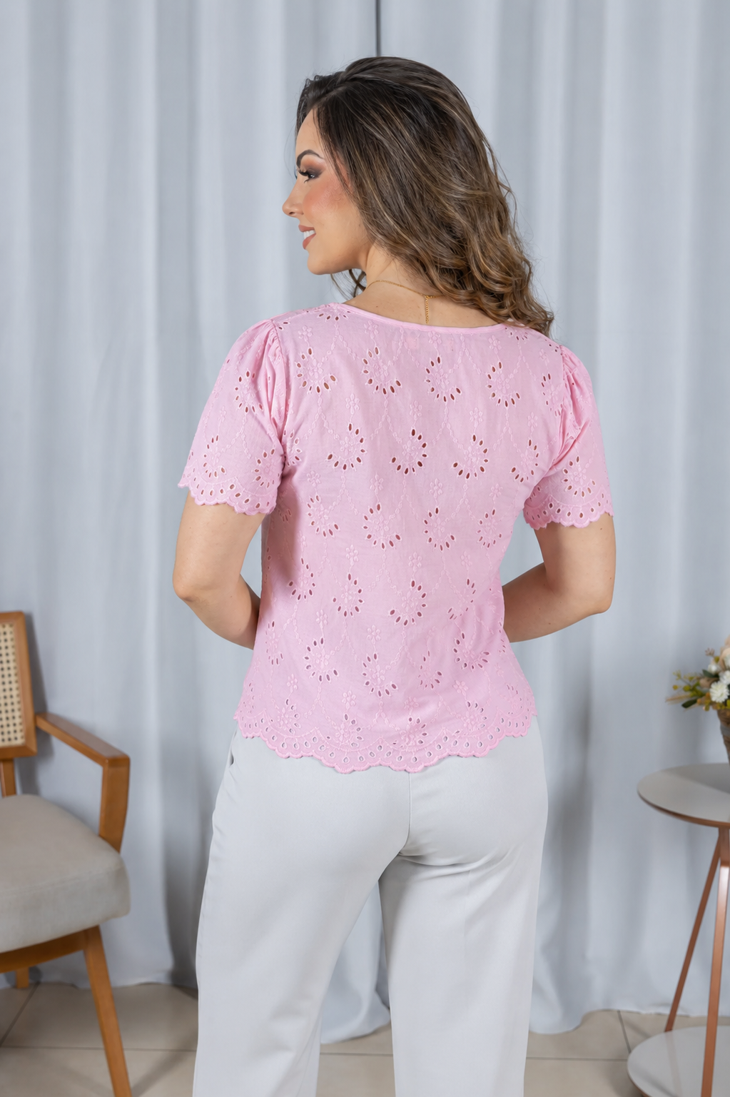Blusa em Laise Fresca e Delicada Julia Rosa