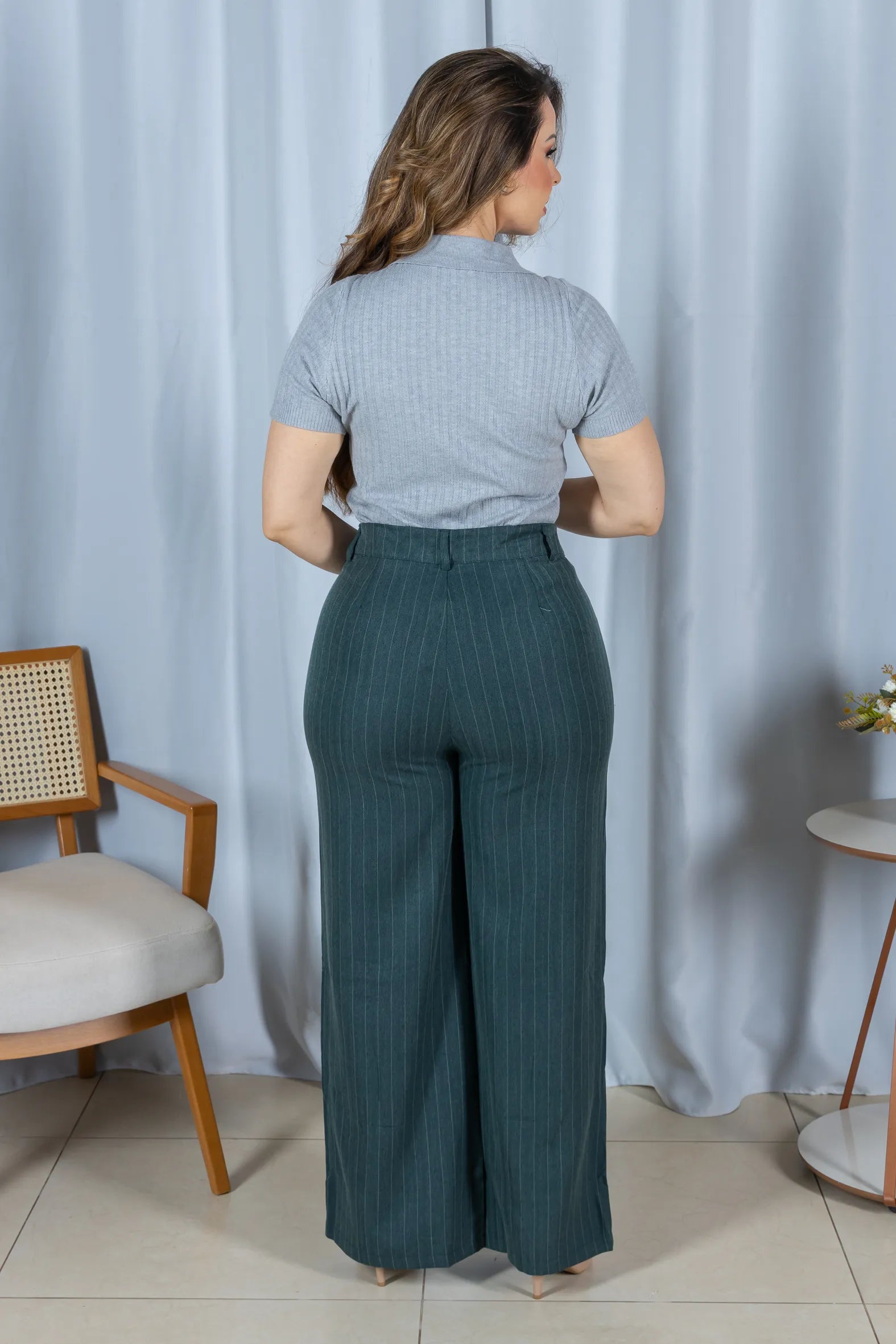 Calça Reta Elegante Risca de Giz Luara Verde Petróleo