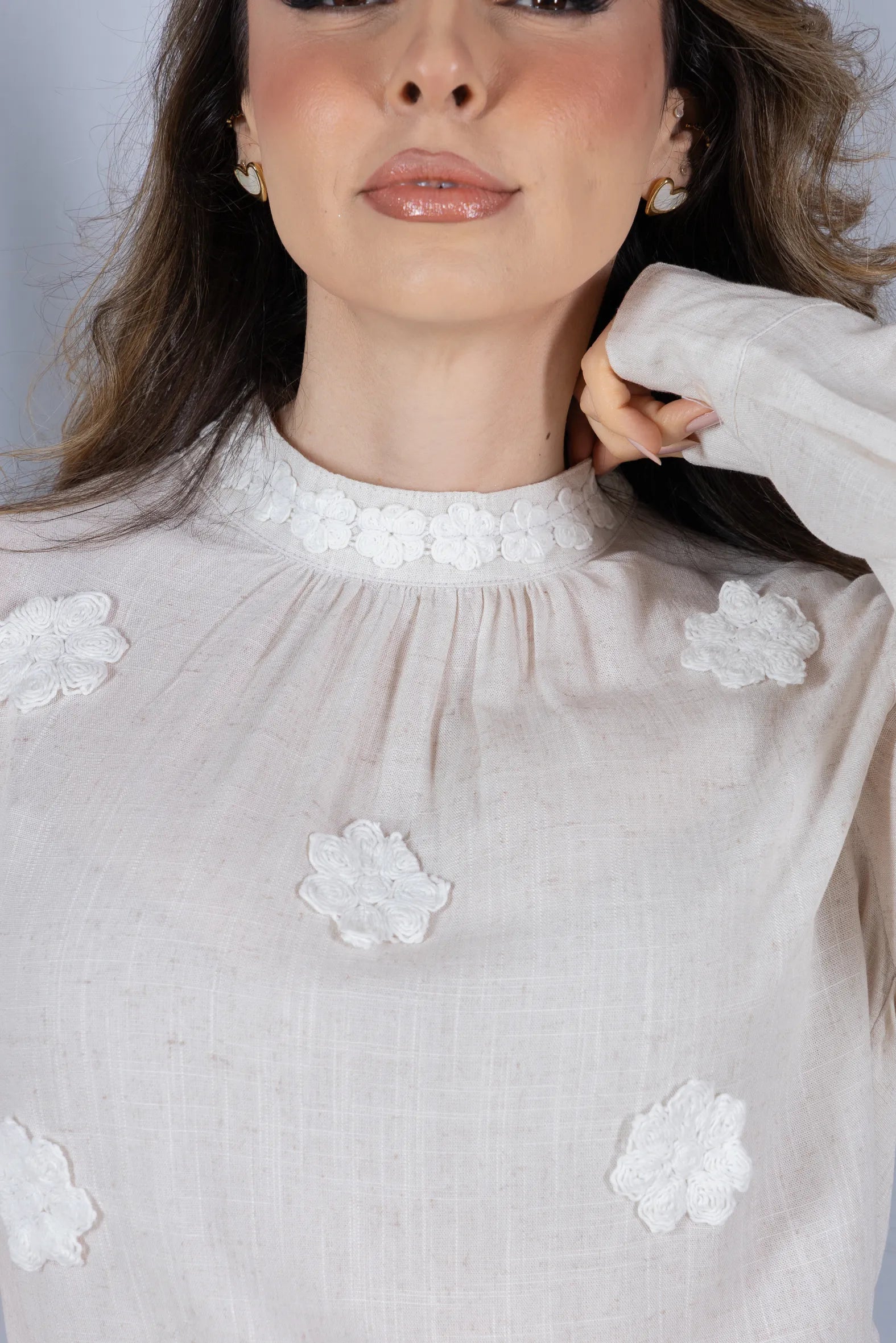 Blusa Manga Longa Visco-Linho com Bordado Floral Sonia Off White