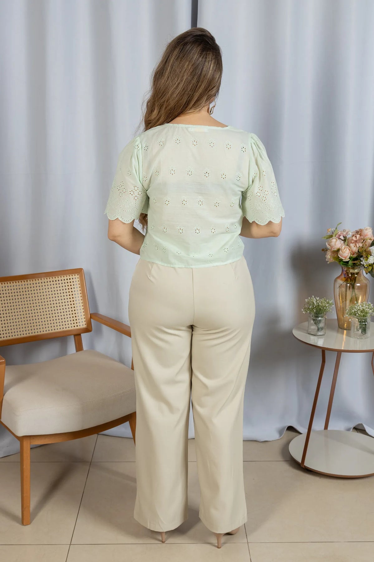 Blusa em Laise Leve e Delicada Clarissa Verde - costas