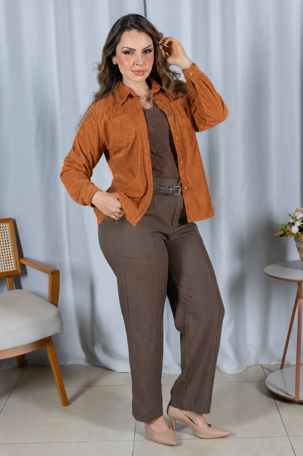 Camisa Cotelê com Bolsos Zoey Caramelo