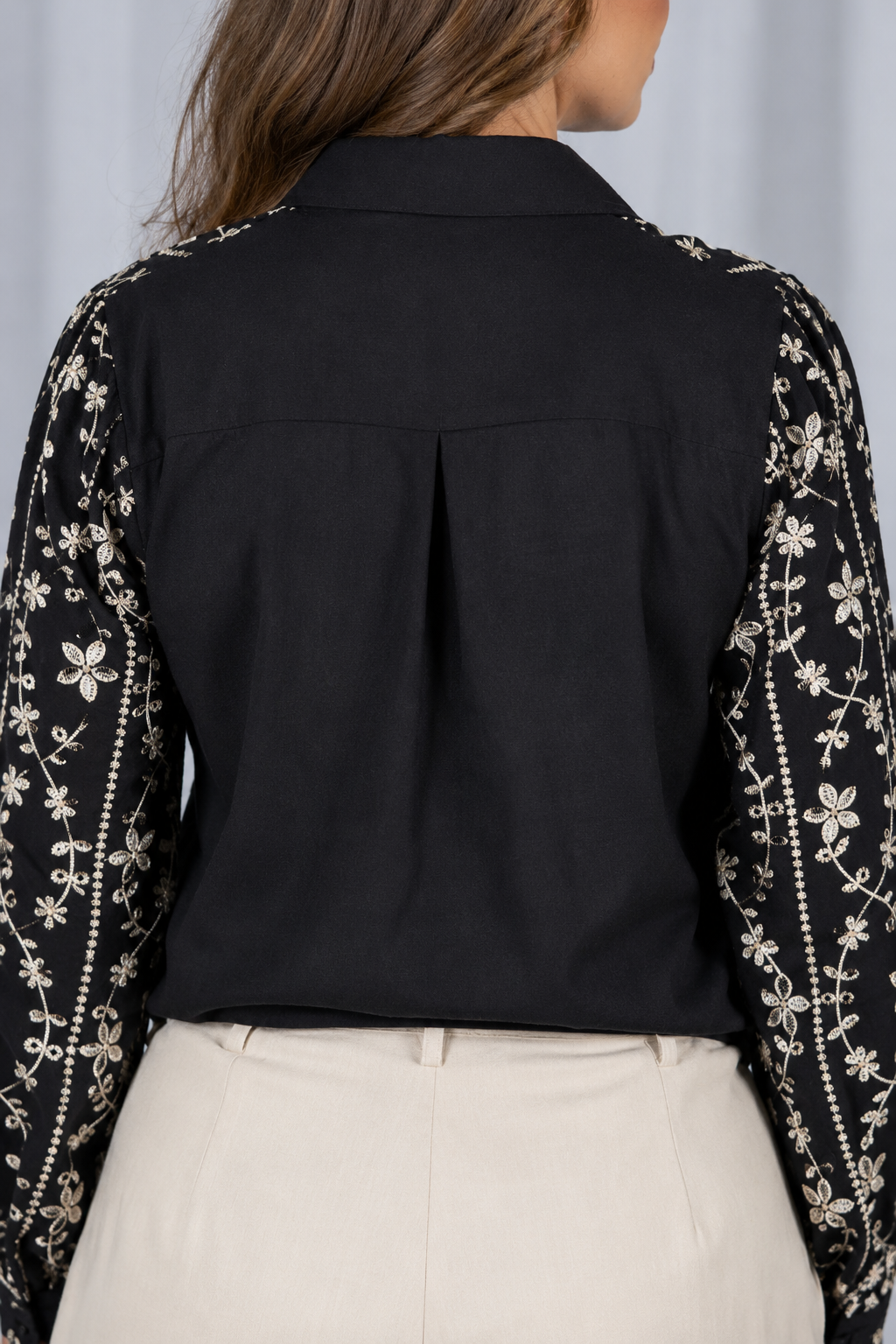 Camisa Laise Atemporal Maitê Preta