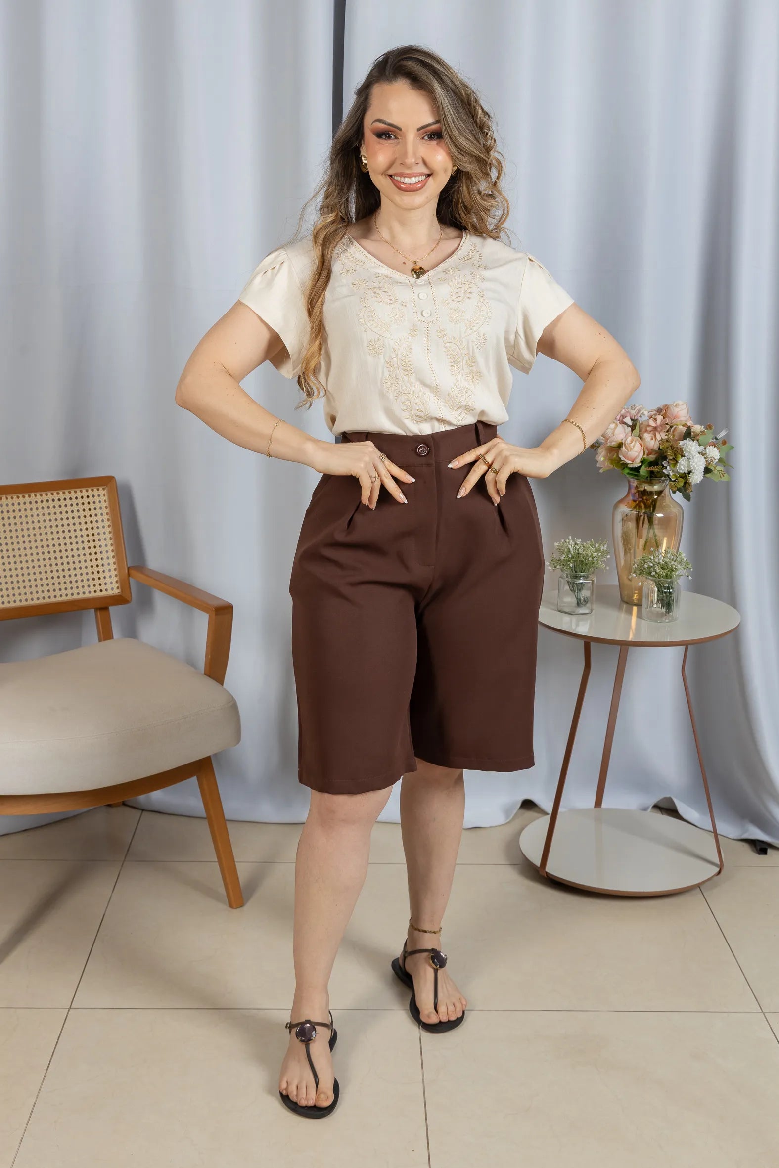 Blusa Manga Curta Transpassada Bordada Milena Creme - adicional 1