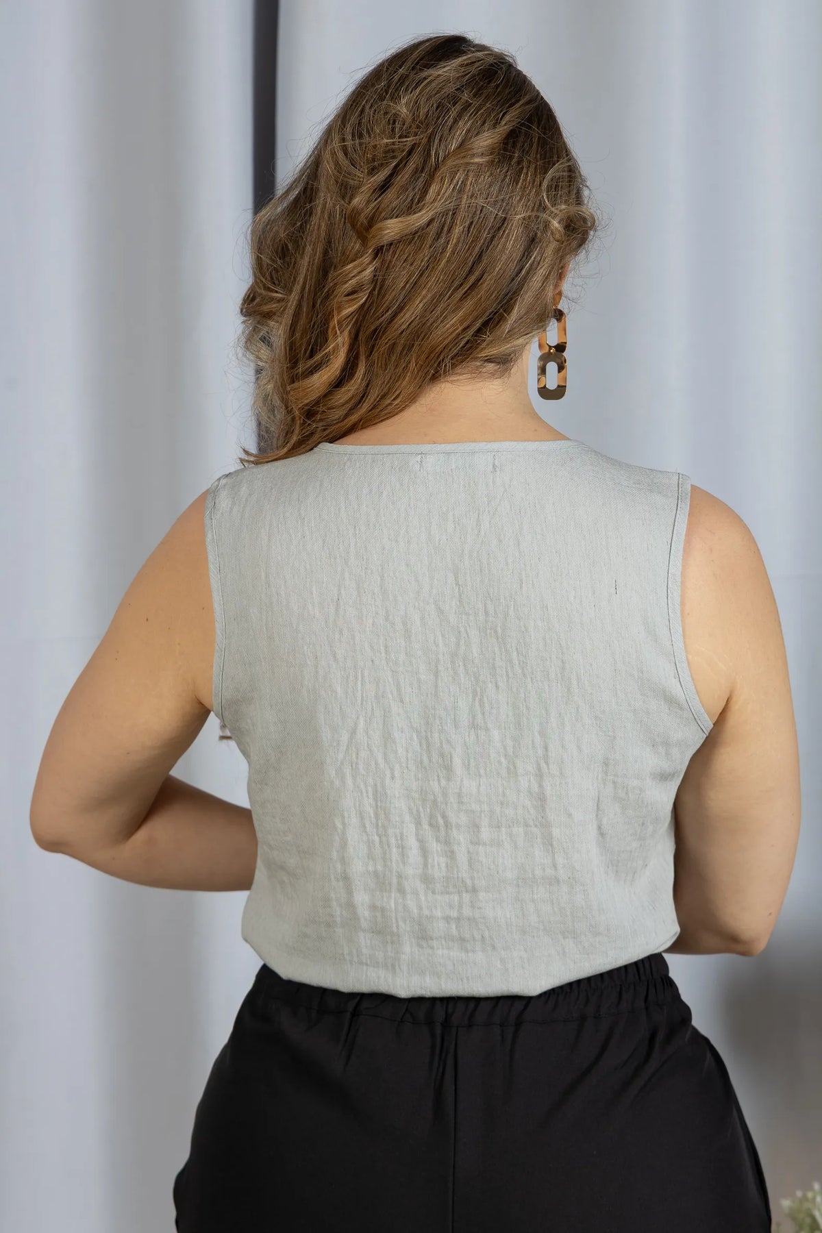 Blusa Regata Em poli-linho Caroline Cinza - adicional 7