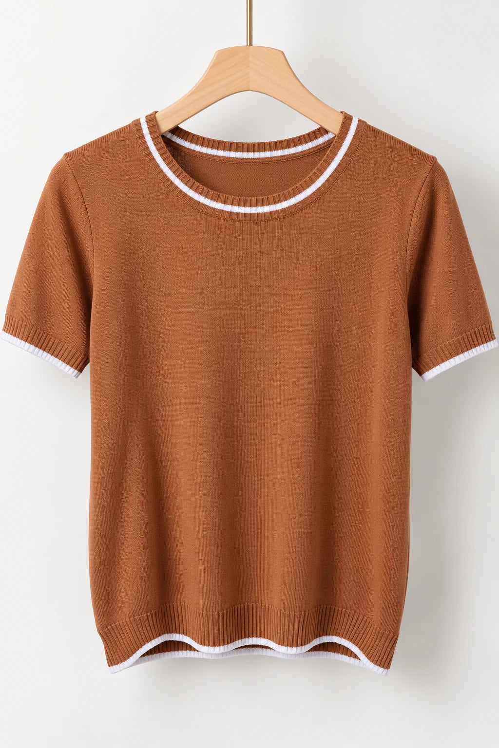 Blusa Confortável com Acabamento Contrastantes Janaína Caramelo - detalhe