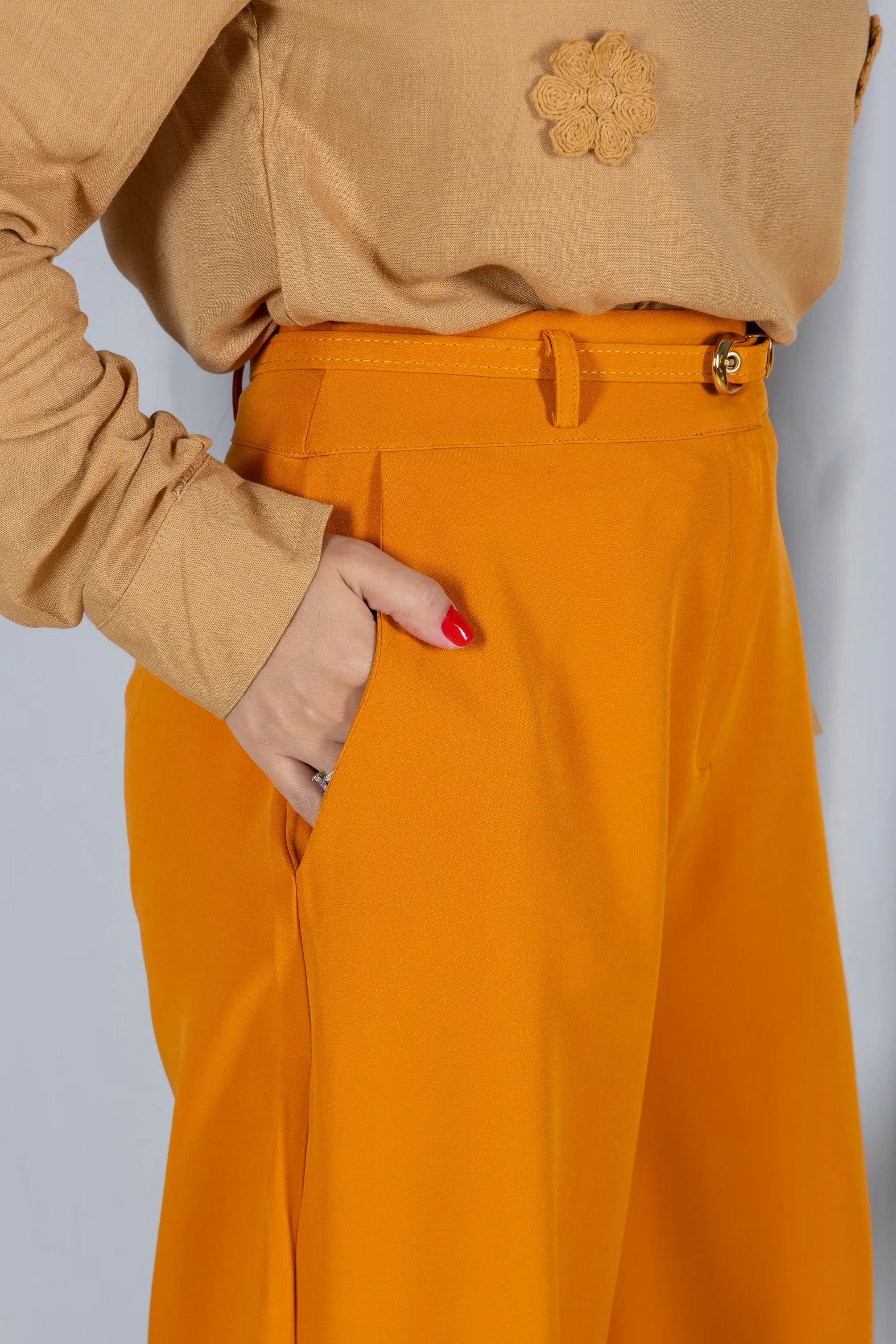 Calça Pantalona que Alonga a Silhueta Luiza Mostarda