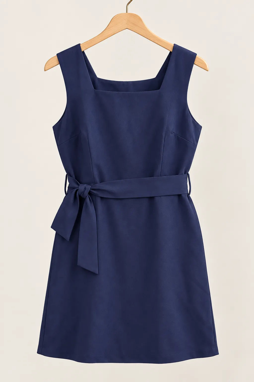 Vestido em Alfaiataria Decote Quadrado Malu Azul Marinho