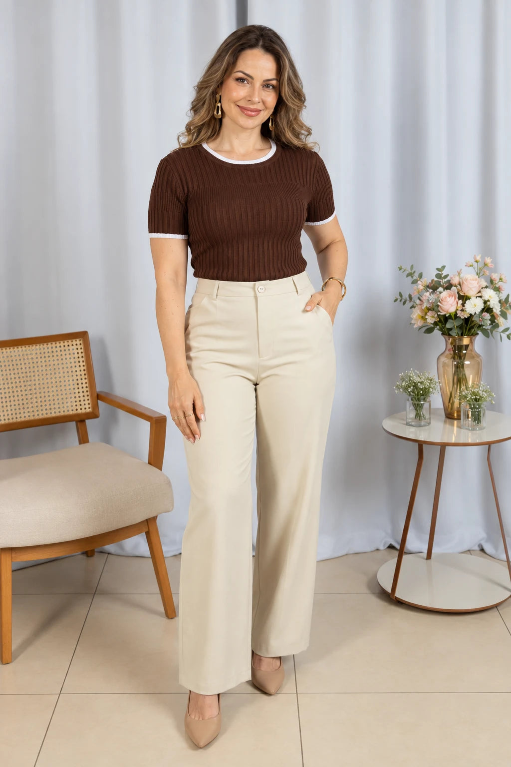 Blusa que Estica Detalhes Contrastantes Alessia Marrom - benefícios