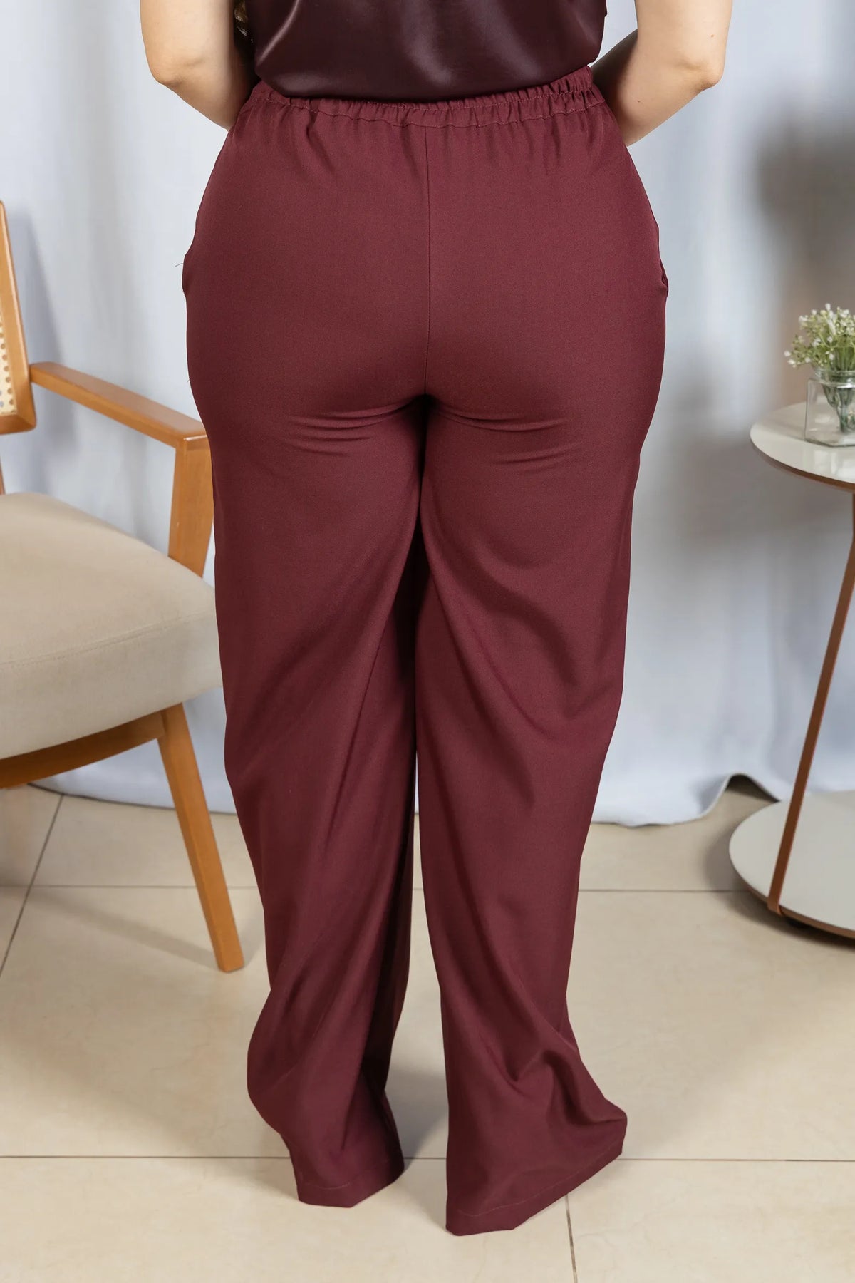 Calça Pantalona Confortável Cós com Elástico Simone Marsala - costas
