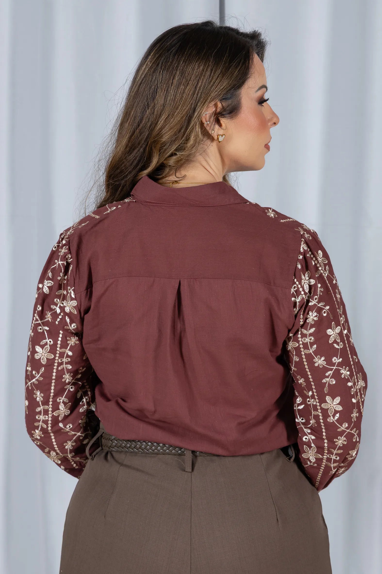 Camisa Laise Atemporal Maitê Marsala