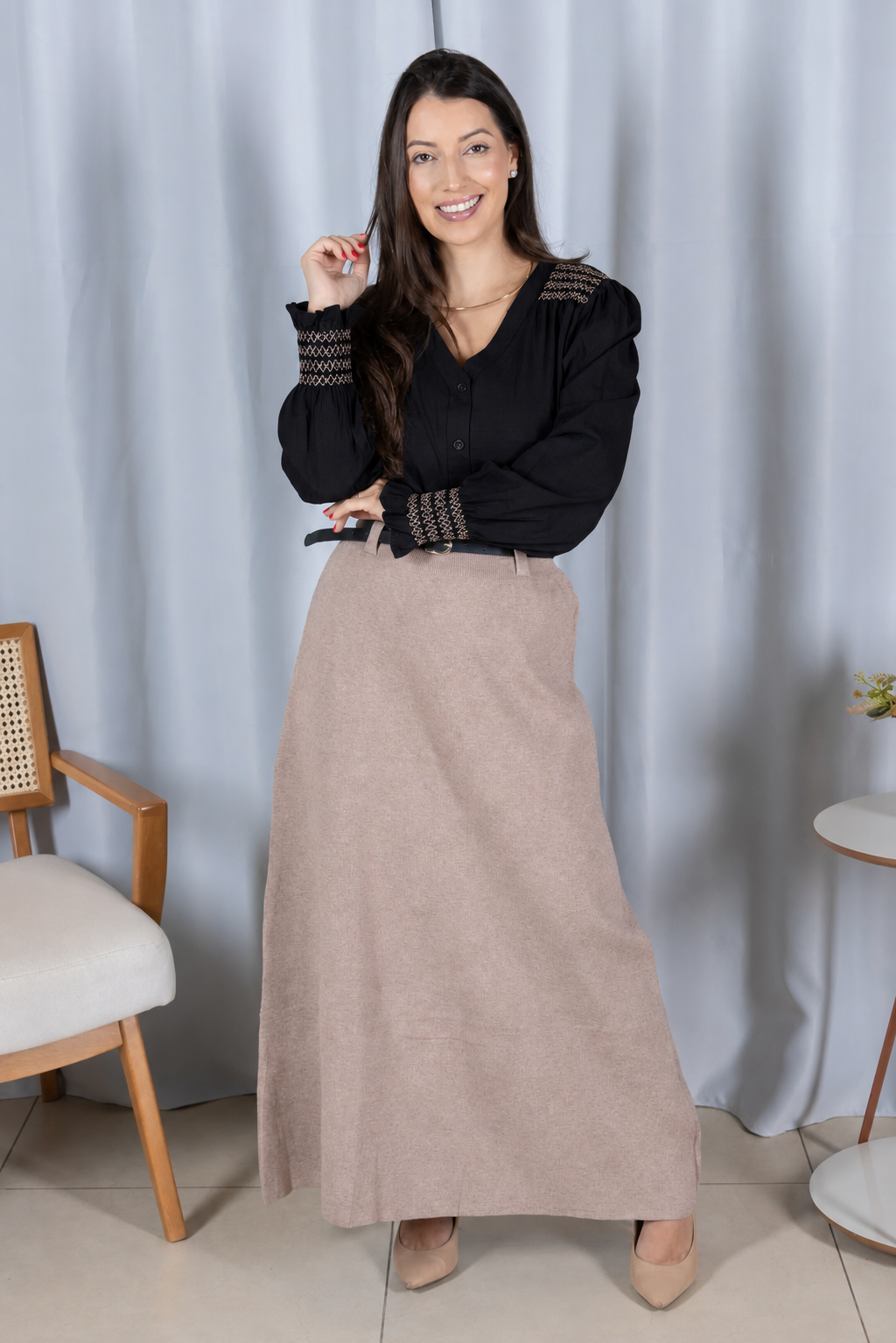 Blusa Cotton Visco com Bordado Artesanal Daiane Preta - lateral