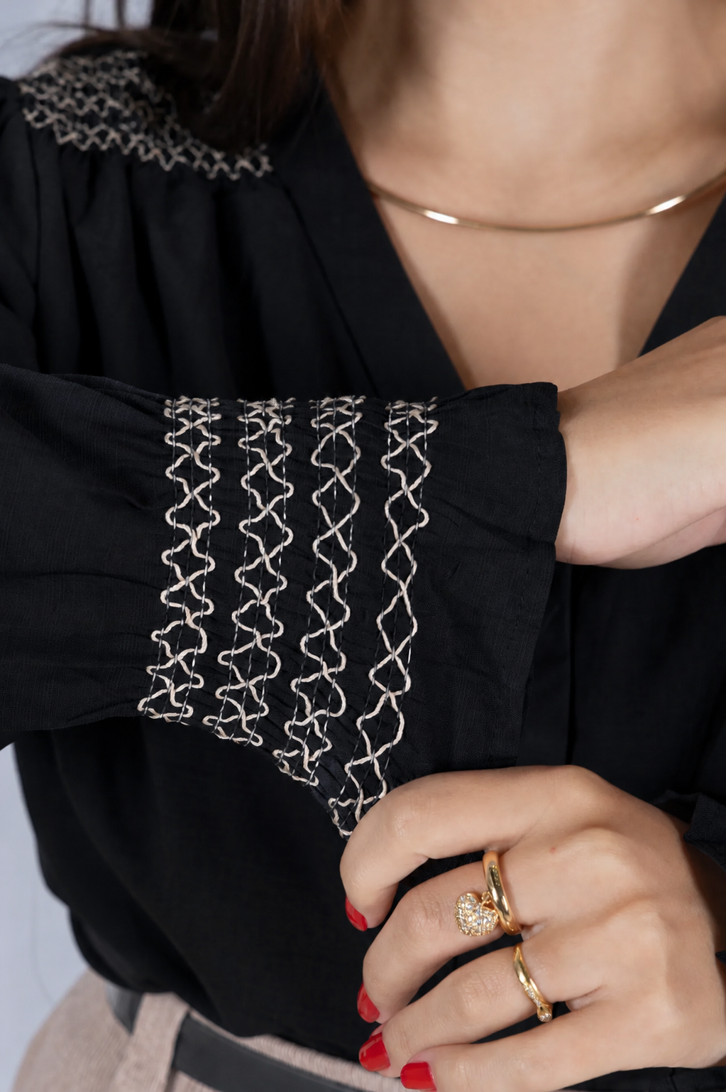 Blusa Cotton Visco com Bordado Artesanal Daiane Preta - costas