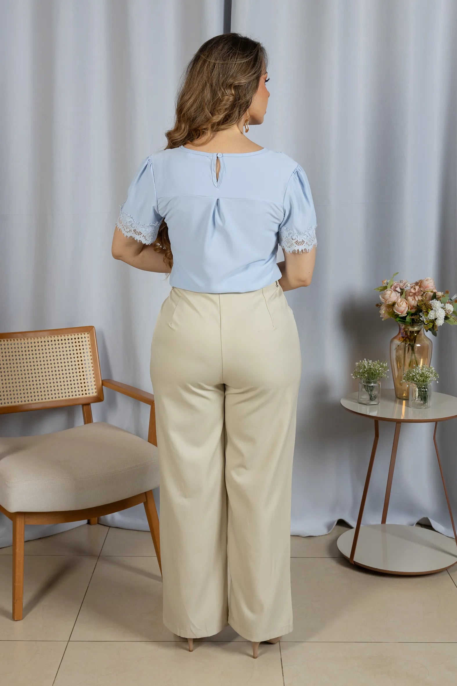 Calça Alfaiataria Corte Reto Friso Joyce Creme - adicional 4