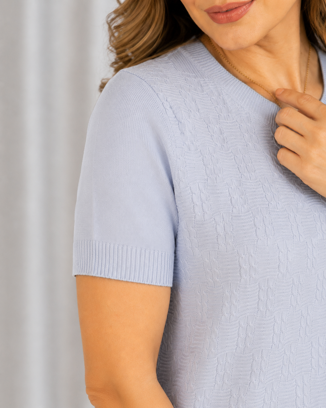 Blusa Manga Curta em Modal Texturizado Ariana Azul - costas