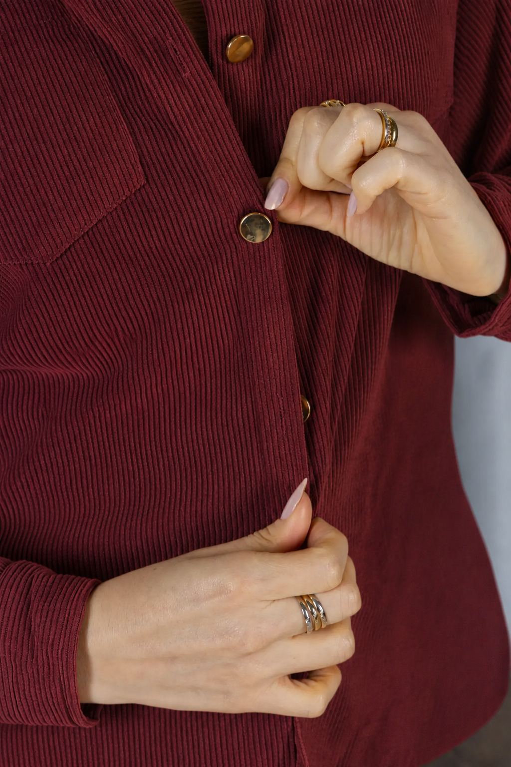Camisa Cotelê com Bolsos Zoey Marsala