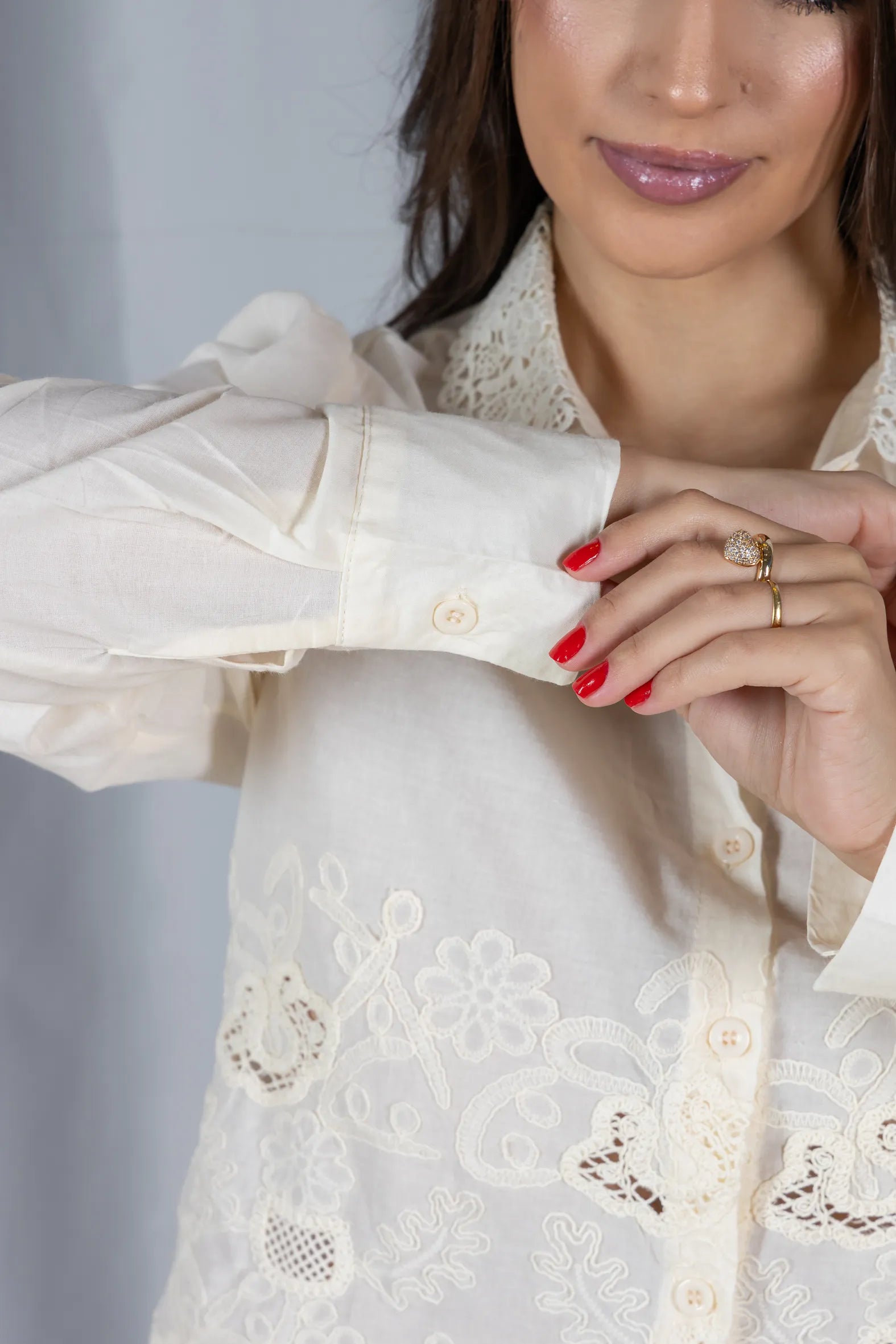 Camisa em Laise com Detalhes em Renda Marina Creme