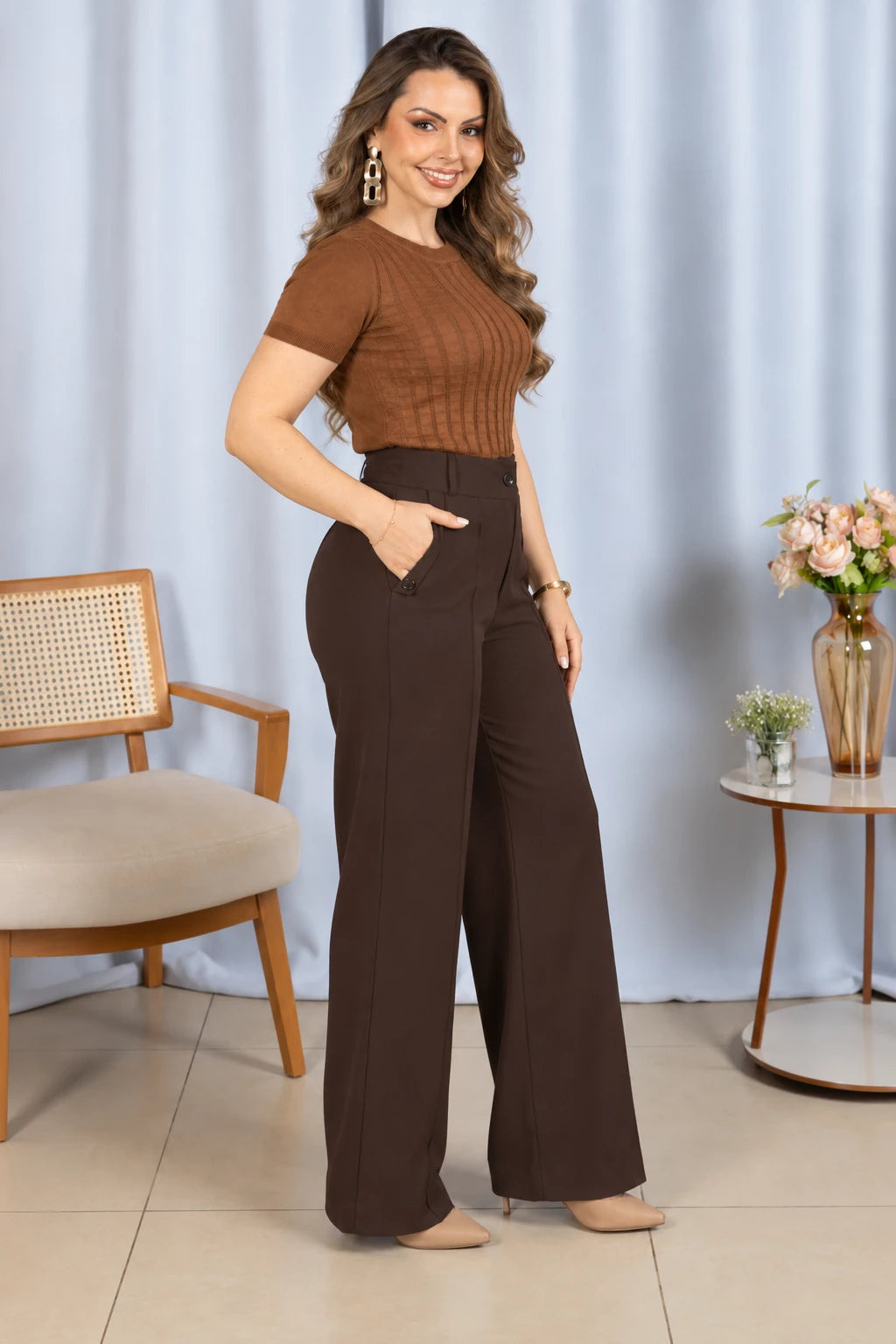 Calça Alfaiataria Corte Reto Friso Joyce Marrom - adicional 3