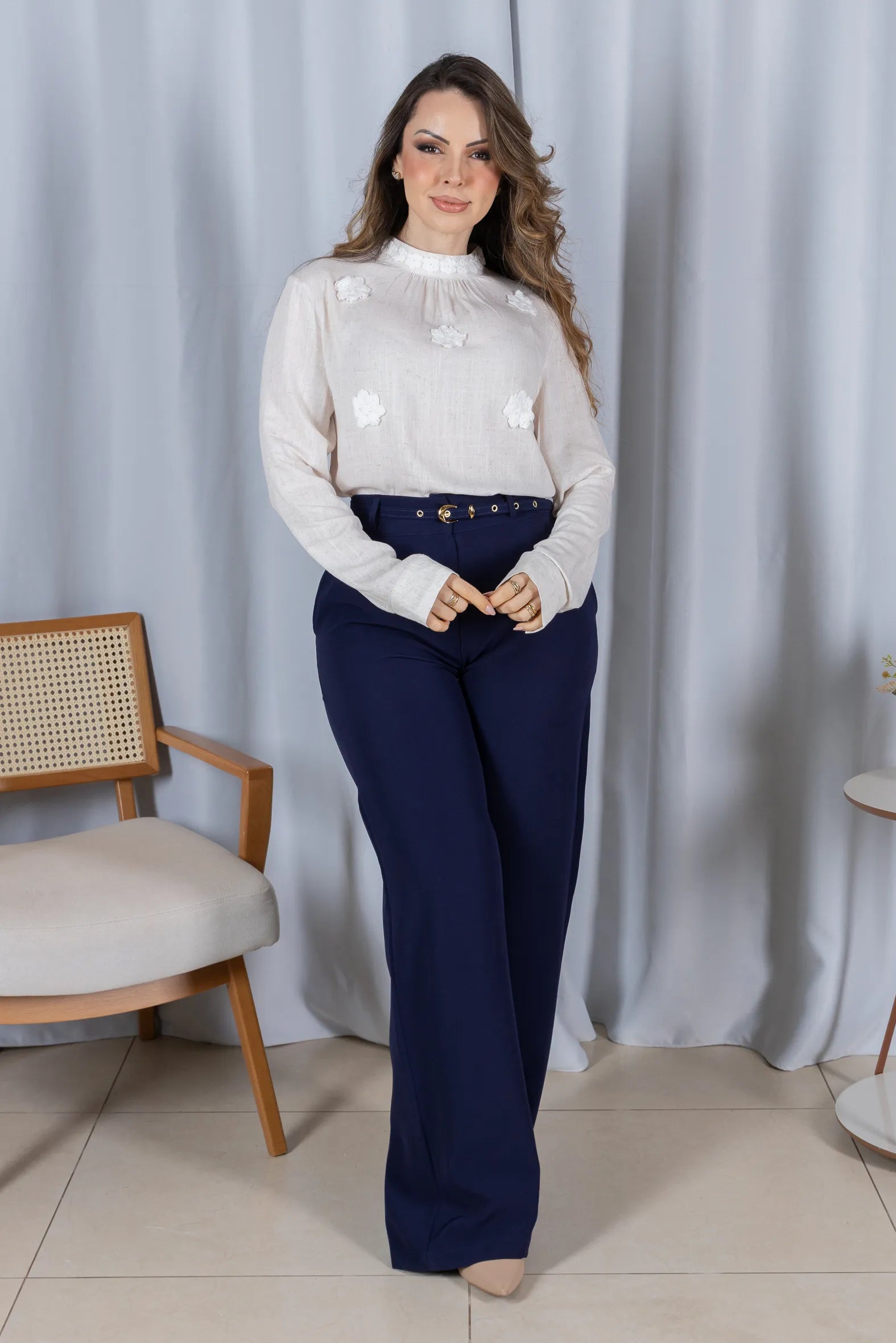 Blusa Manga Longa Visco-Linho com Bordado Floral Sonia Off White