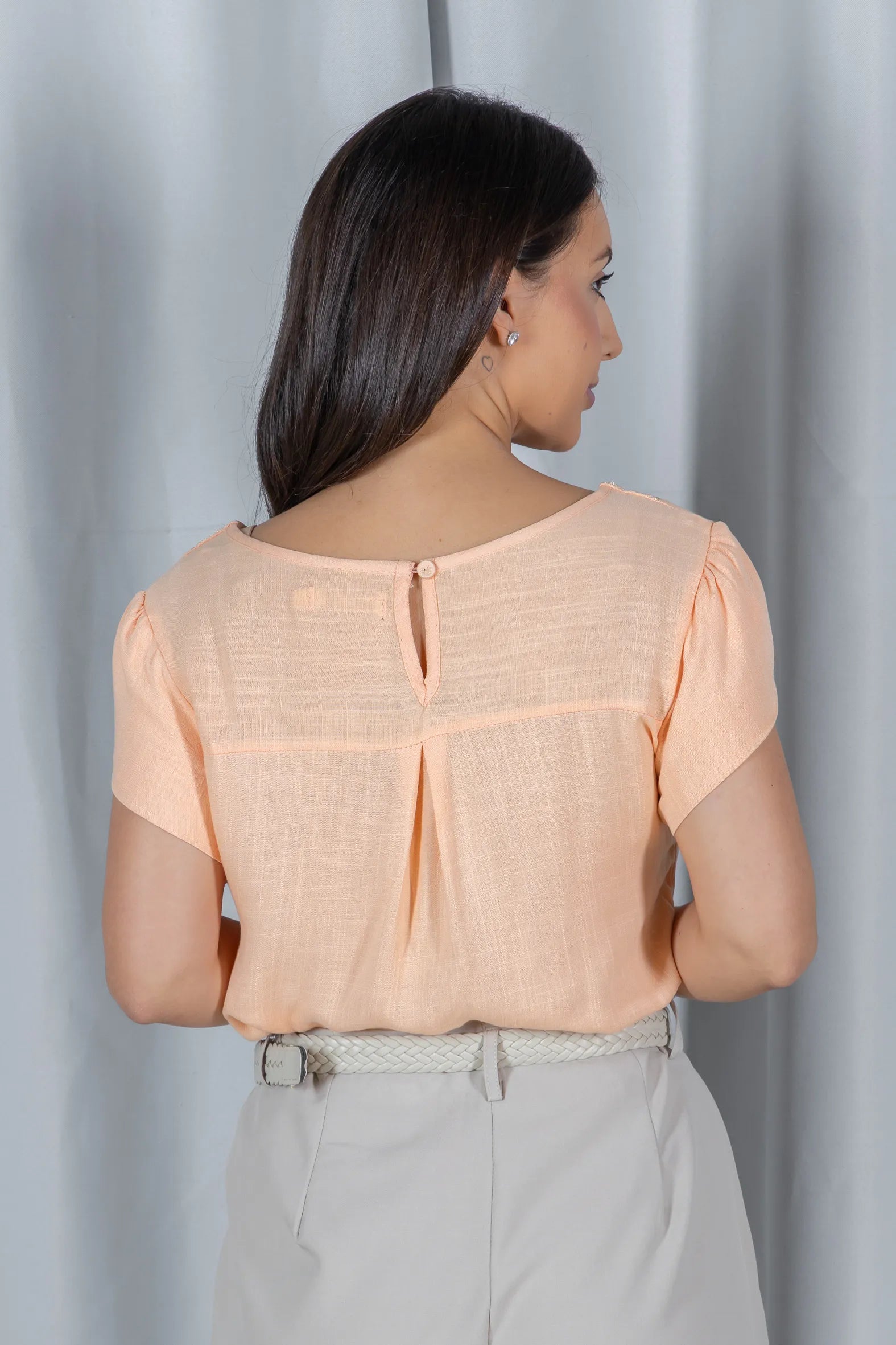 Blusa Manga Curta Transpassada com Bordado Delicado Selma Rosa