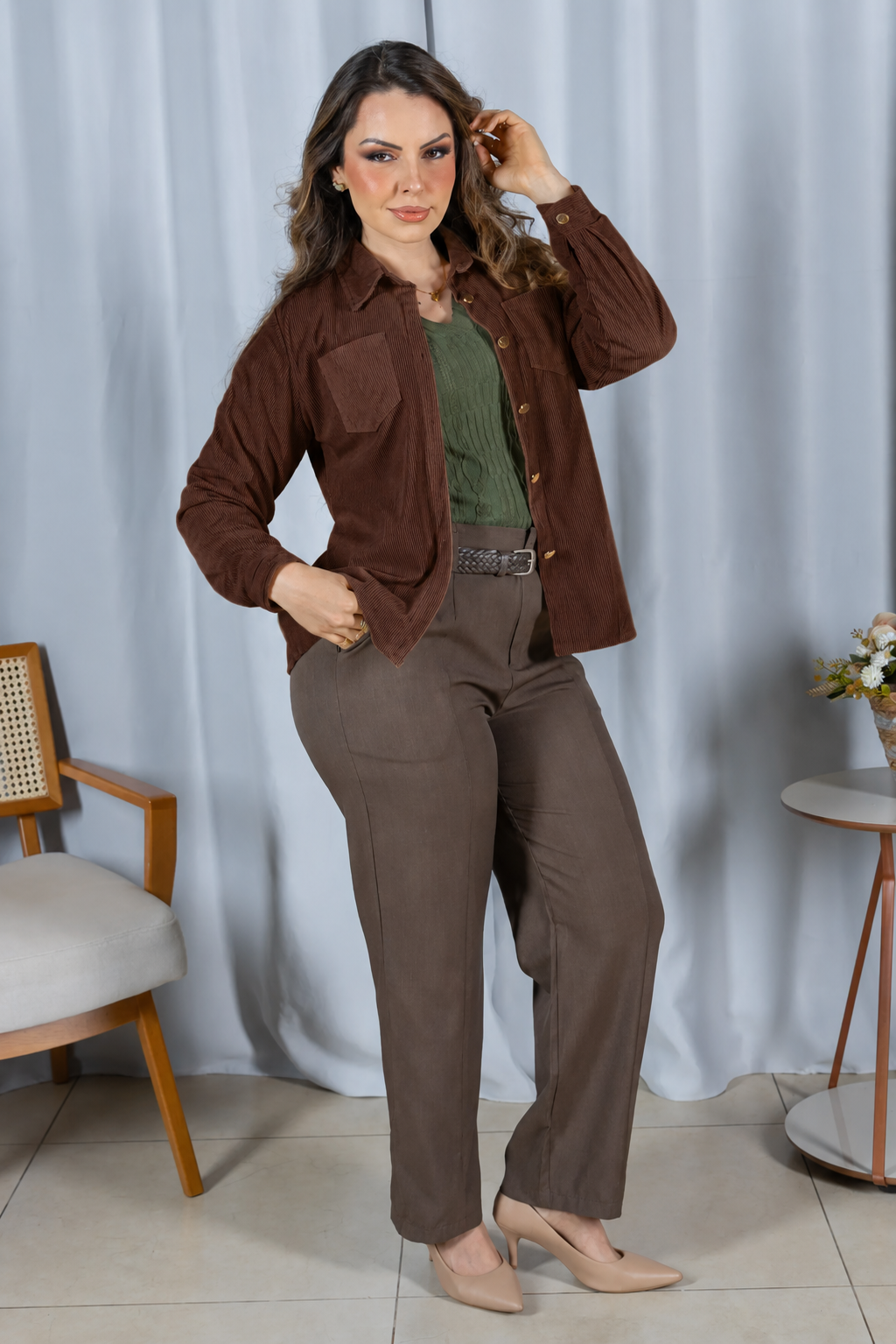 Camisa Cotelê com Bolsos Zoey Marrom