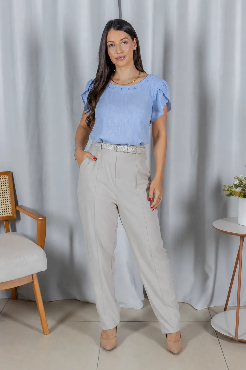 Blusa Manga Curta Transpassada com Bordado Delicado Selma Azul