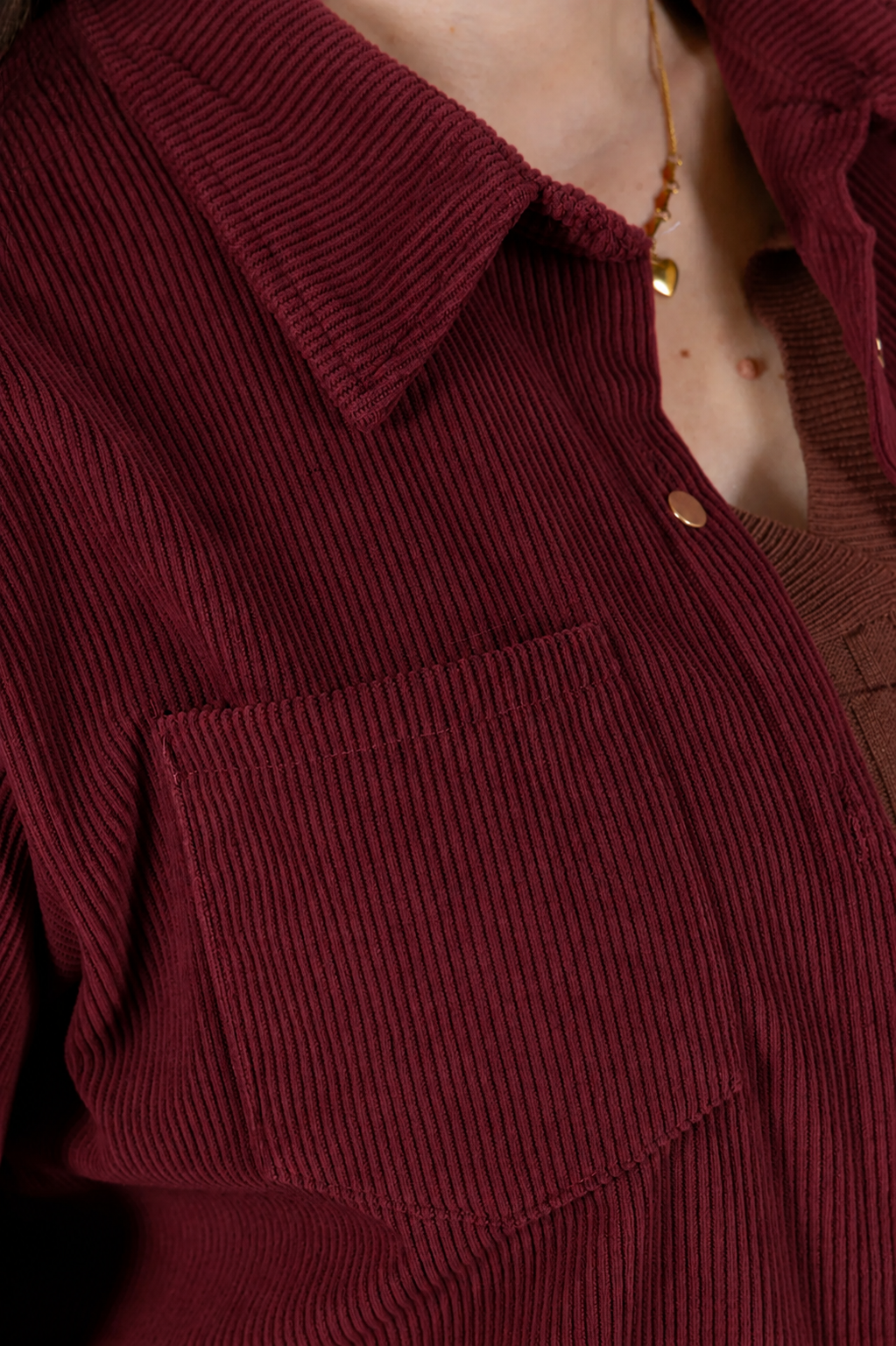 Camisa Cotelê com Bolsos Zoey Marsala