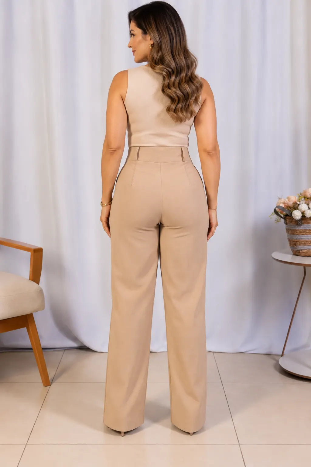Calça Corte Reto em Crepe Confort Juliane Bege