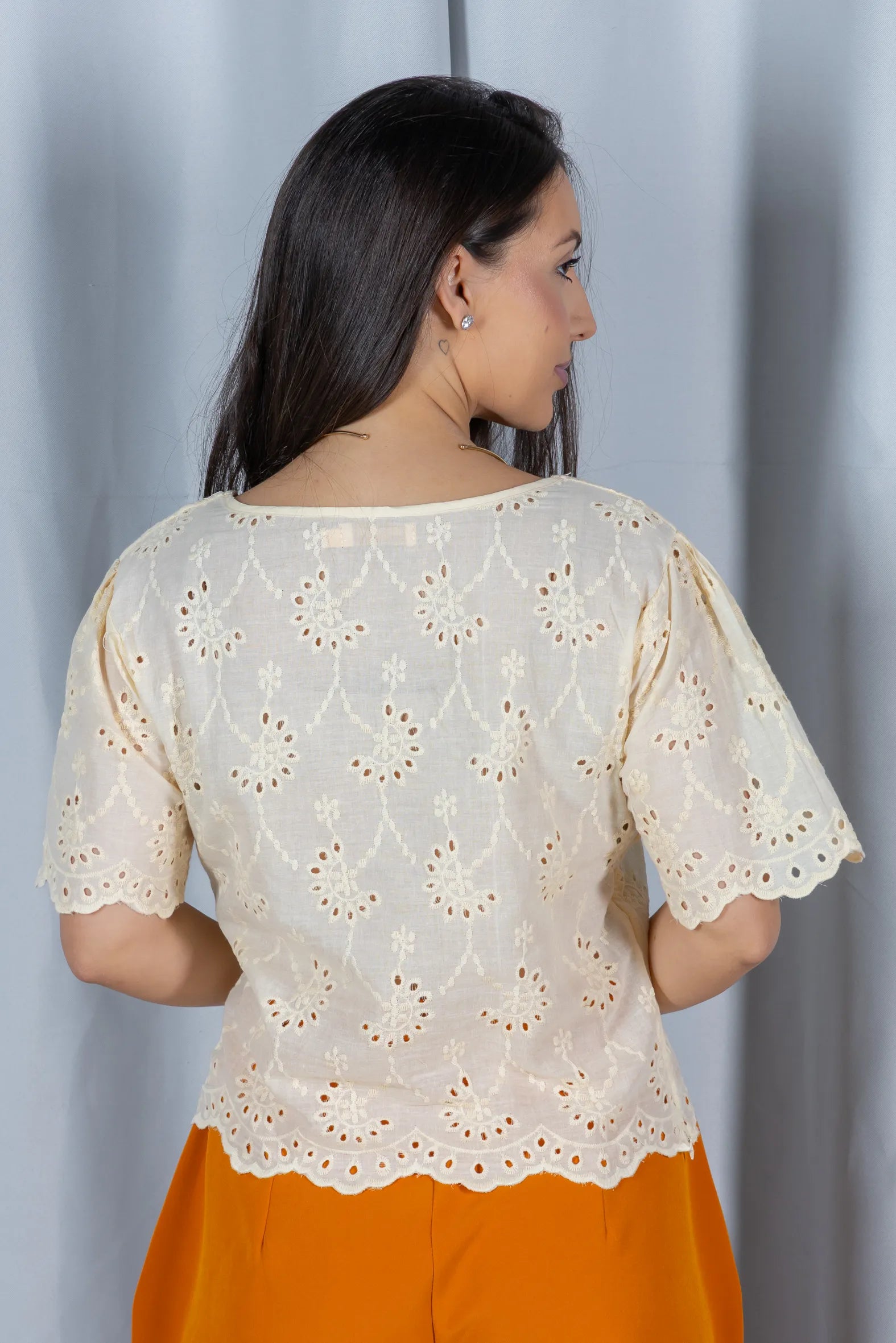 Blusa em Laise Fresca e Delicada Julia Creme