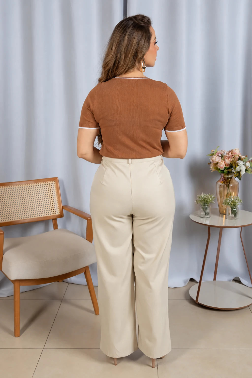 Blusa Confortável com Acabamento Contrastantes Janaína Caramelo - adicional 4
