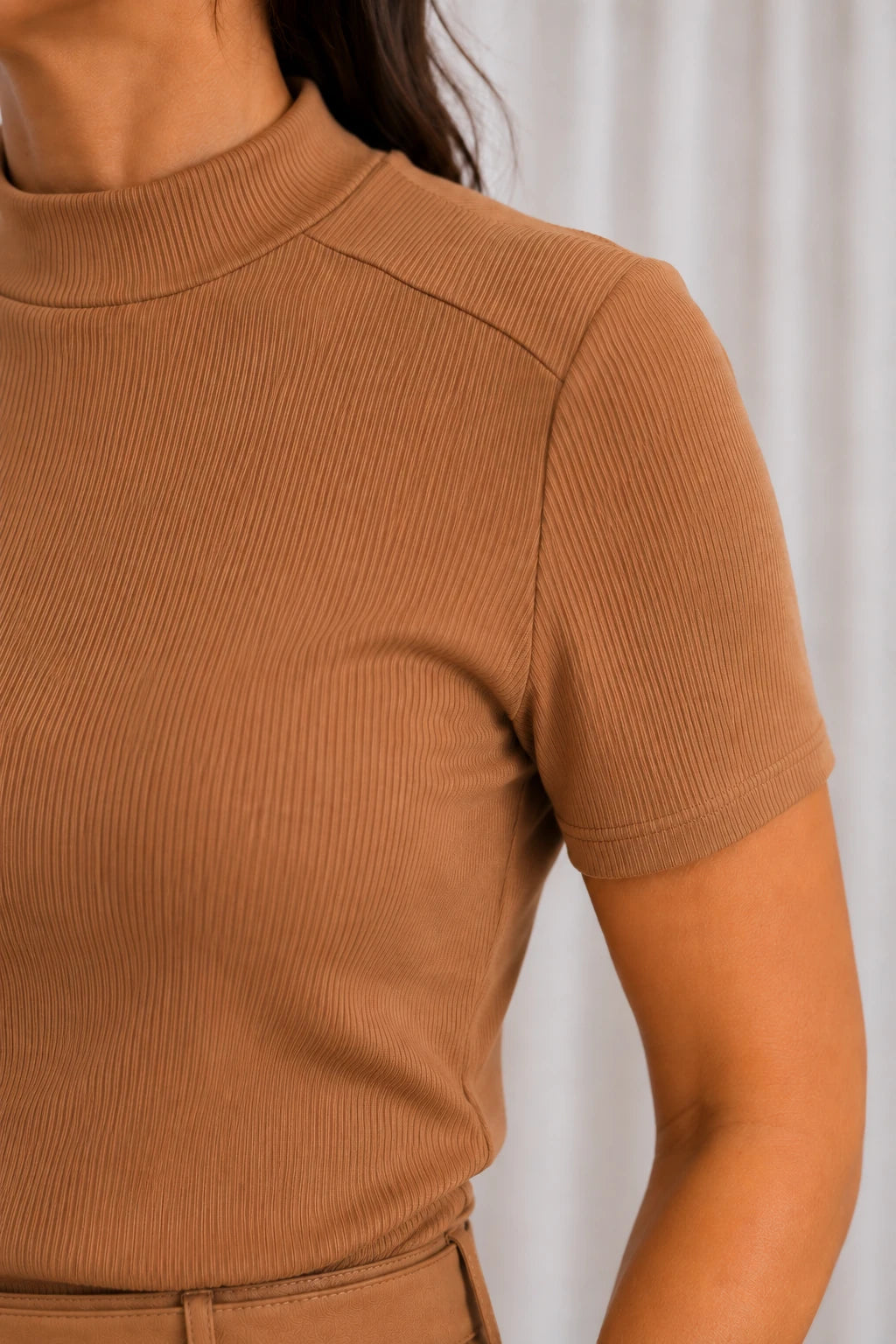 Blusa Malha Canelada que Estica Emília Bege