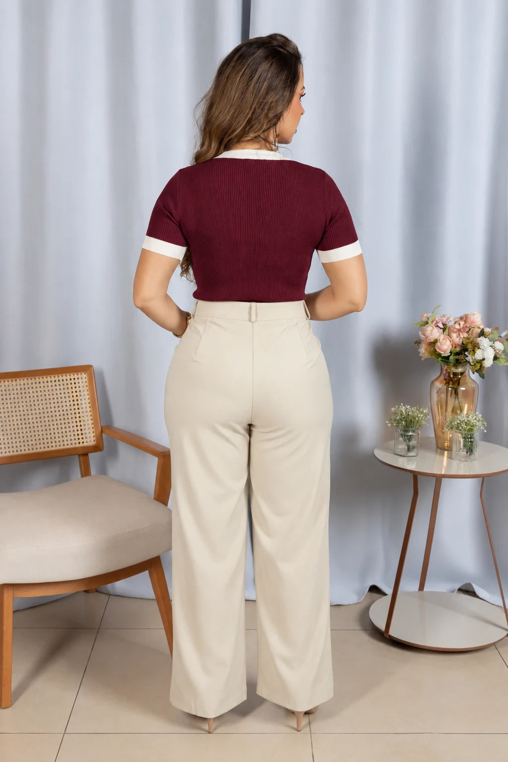 Blusa Leve com Detalhes Contrastantes Fernanda Marsala